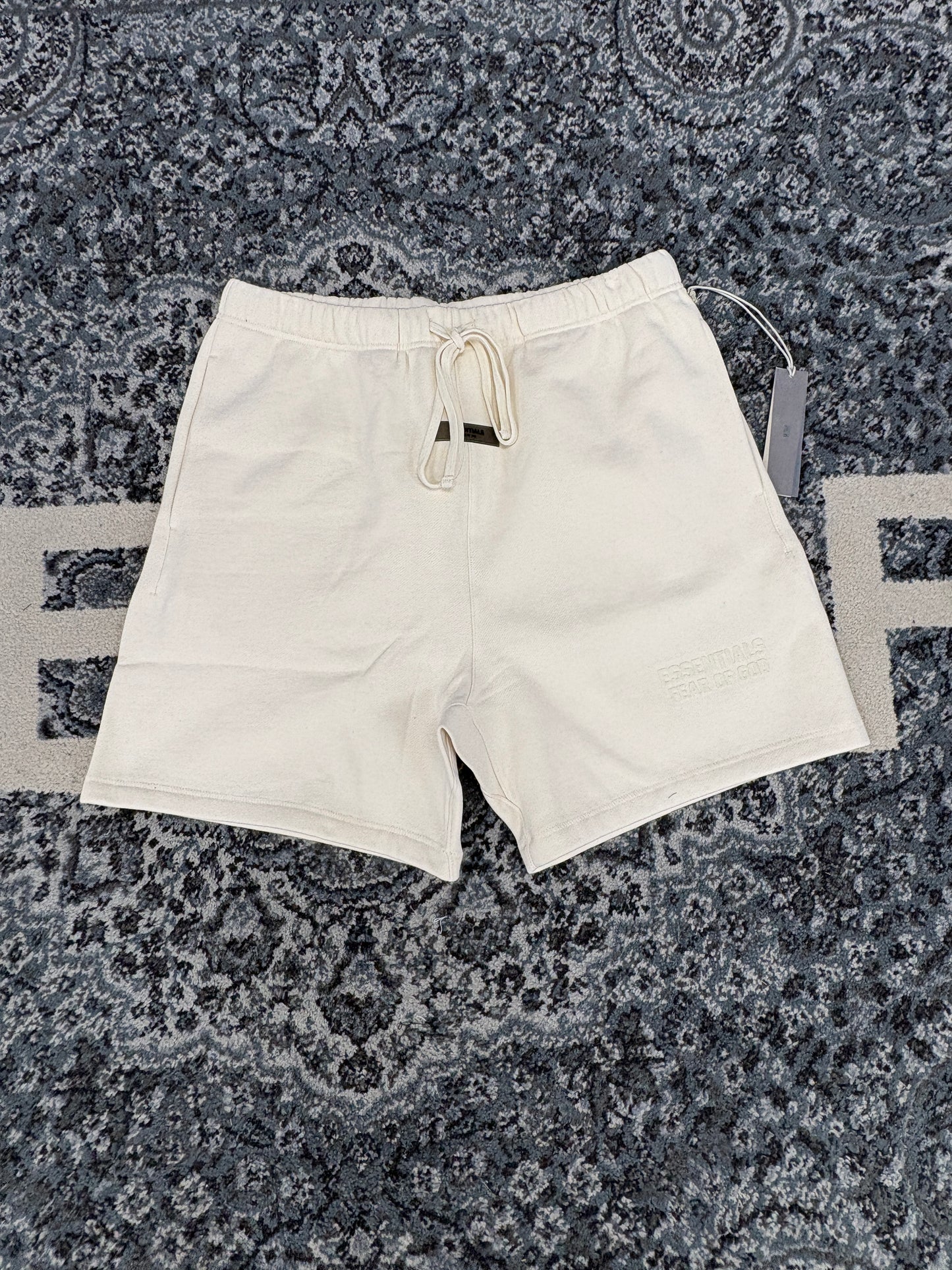 Essentials Shorts Egg Shell