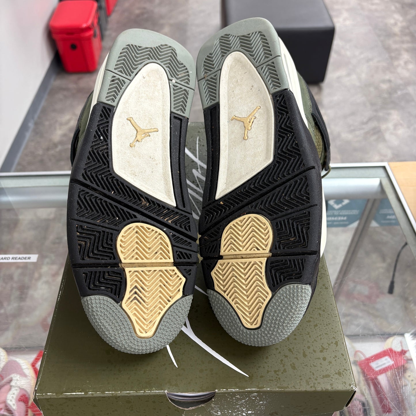 Jordan 4 Retro SE Craft Medium Olive