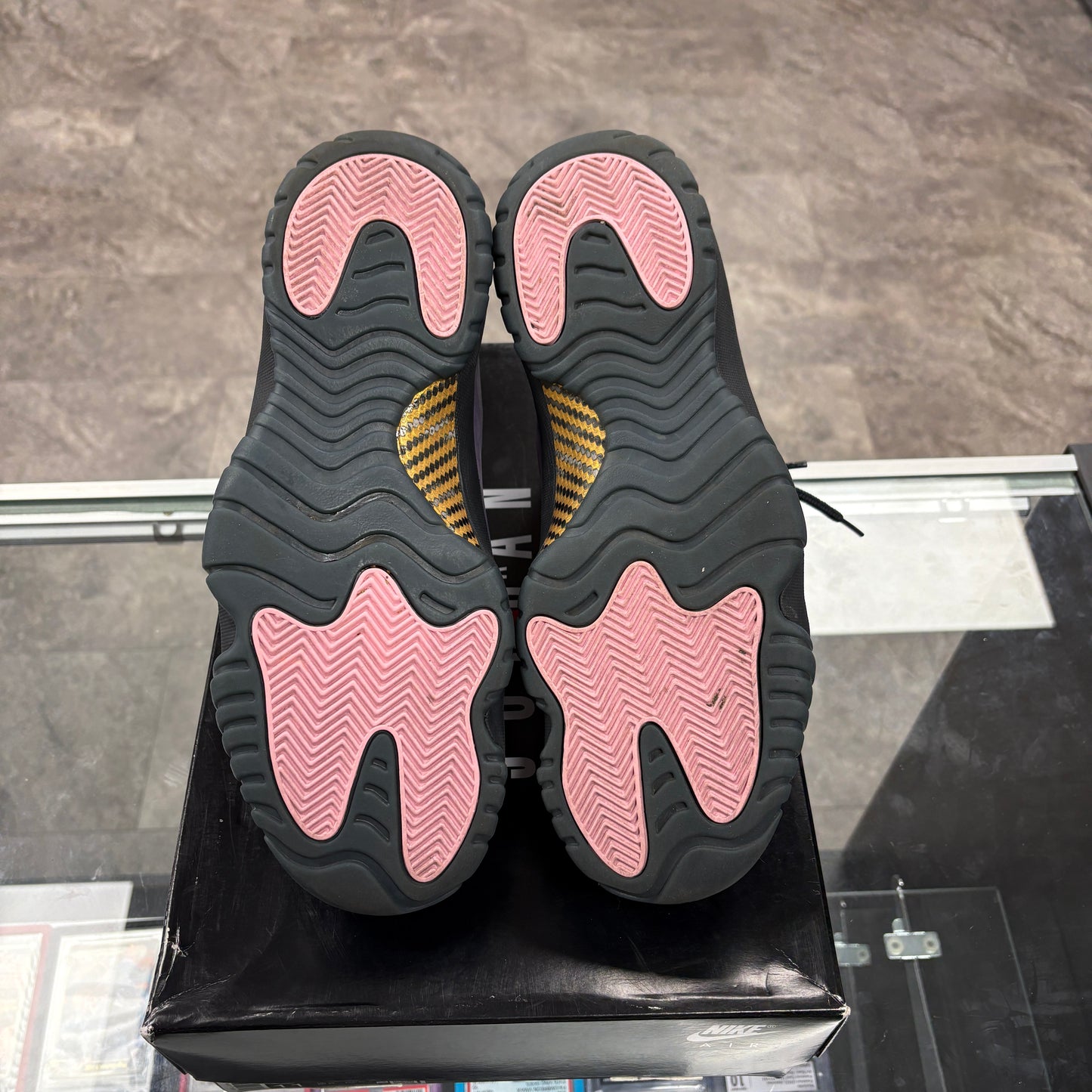 Jordan 11 Retro Mojave