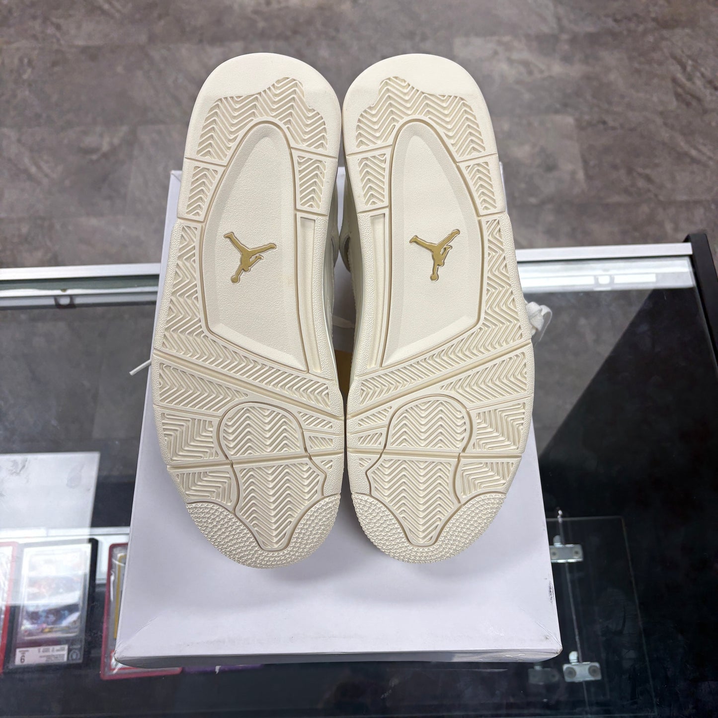 Jordan 4 Retro Metallic Gold (Women's)