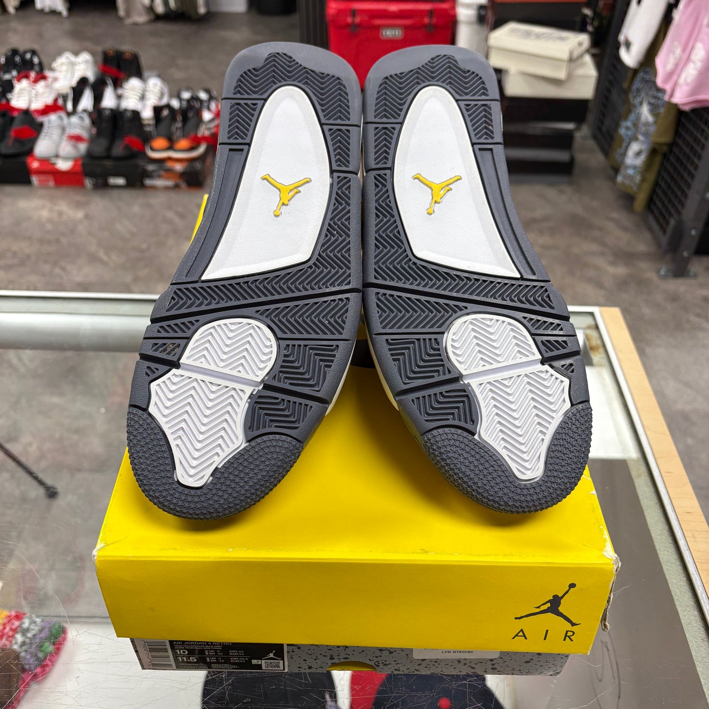 Jordan 4 Retro Lightning (2021)