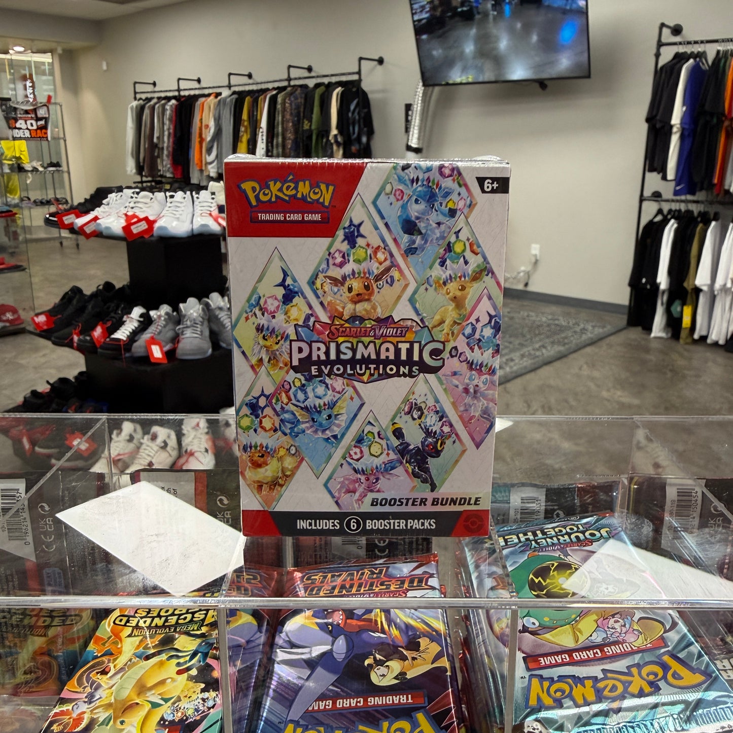 Pokémon Scarlet & Violet Prismatic Evolutions Booster Bundle