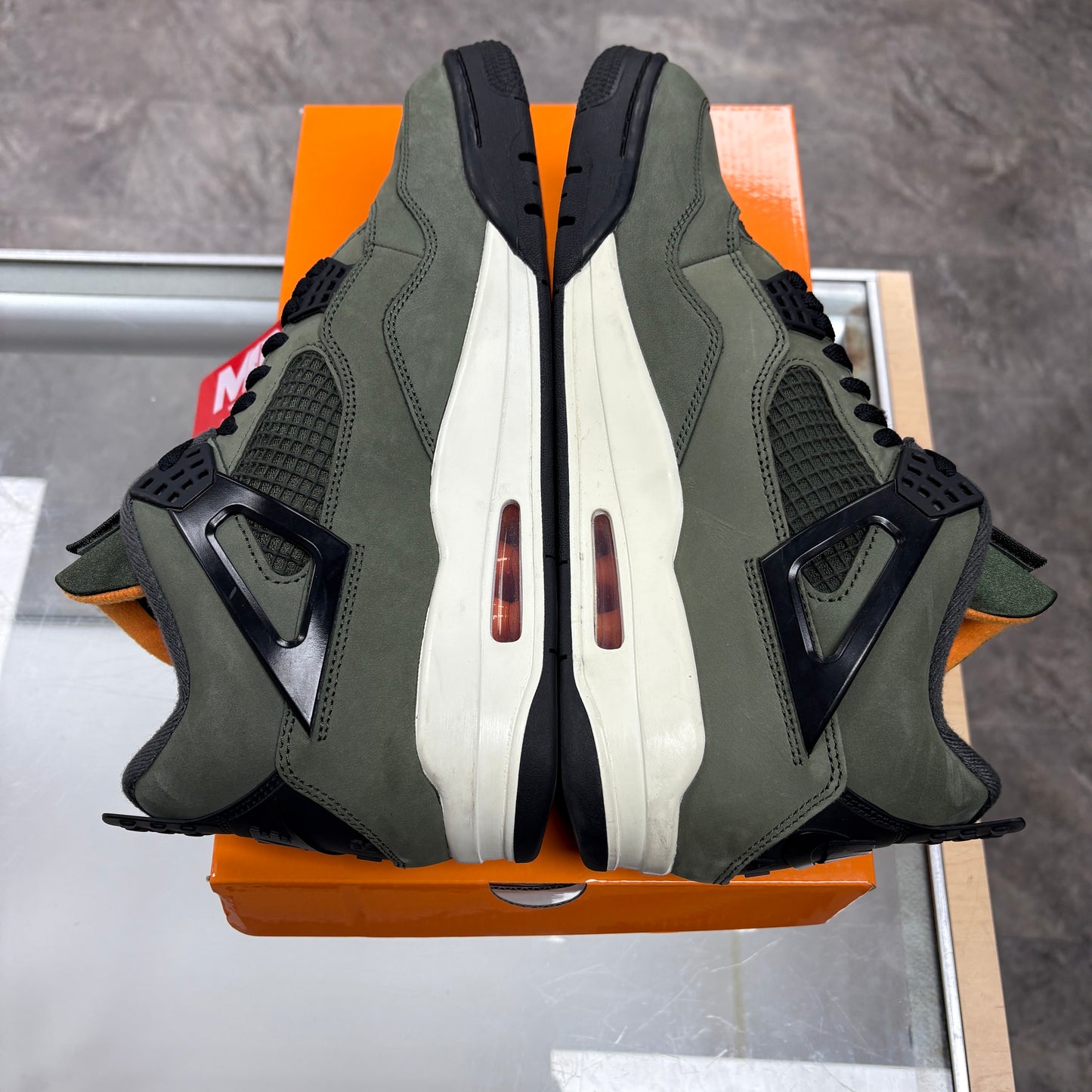 Jordan 4 Retro OG SP Undefeated (2025)