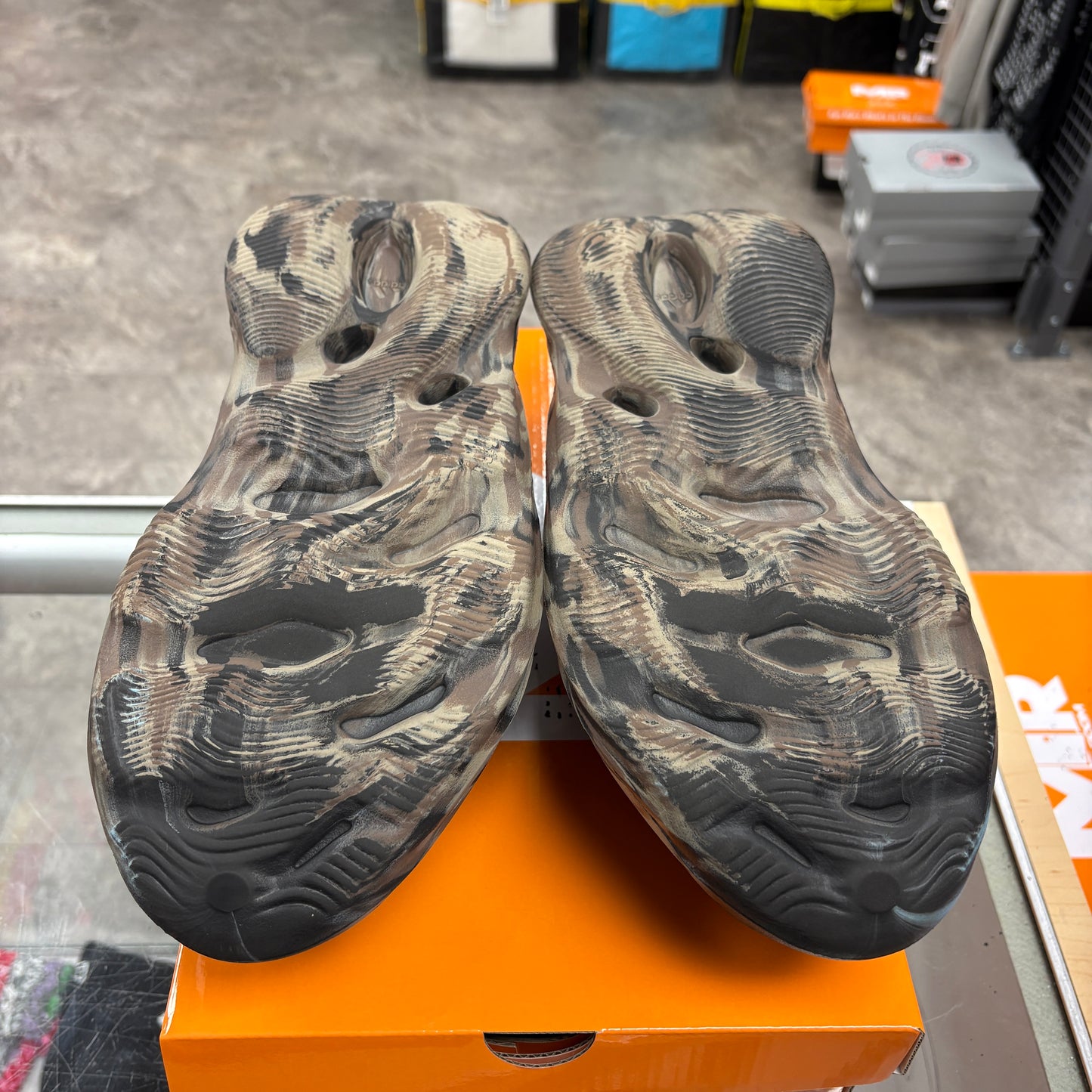 adidas Yeezy Foam RNR MX Cinder