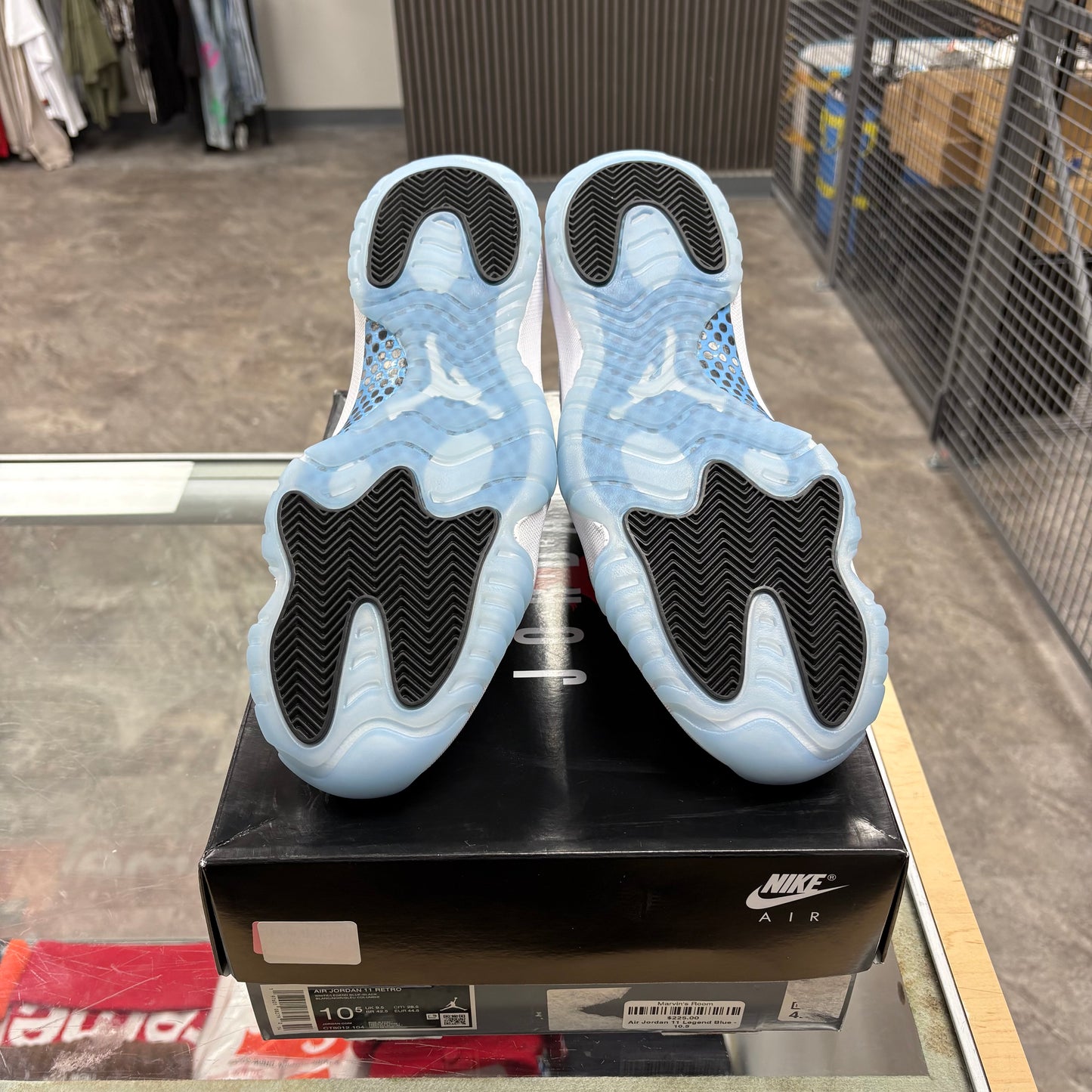 Air Jordan 11 Legend Blue