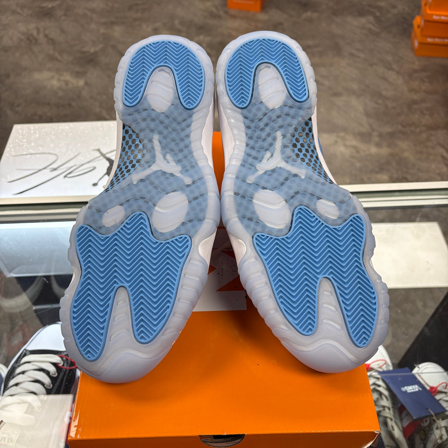 Jordan 11 Retro Low University Blue (2026)