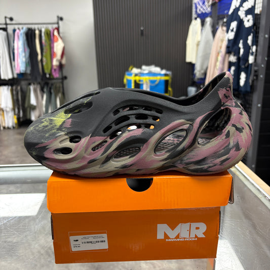 adidas Yeezy Foam RNR MX Carbon