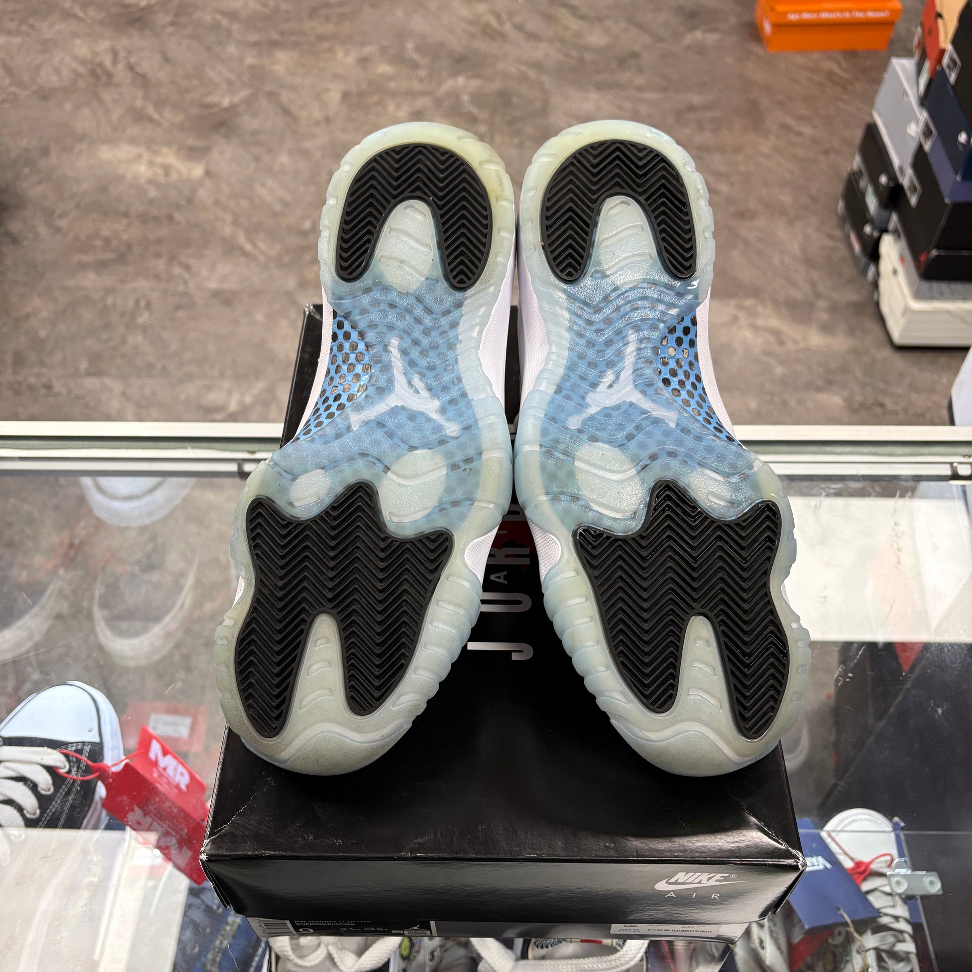 Jordan 11 Retro Legend Blue (2024)