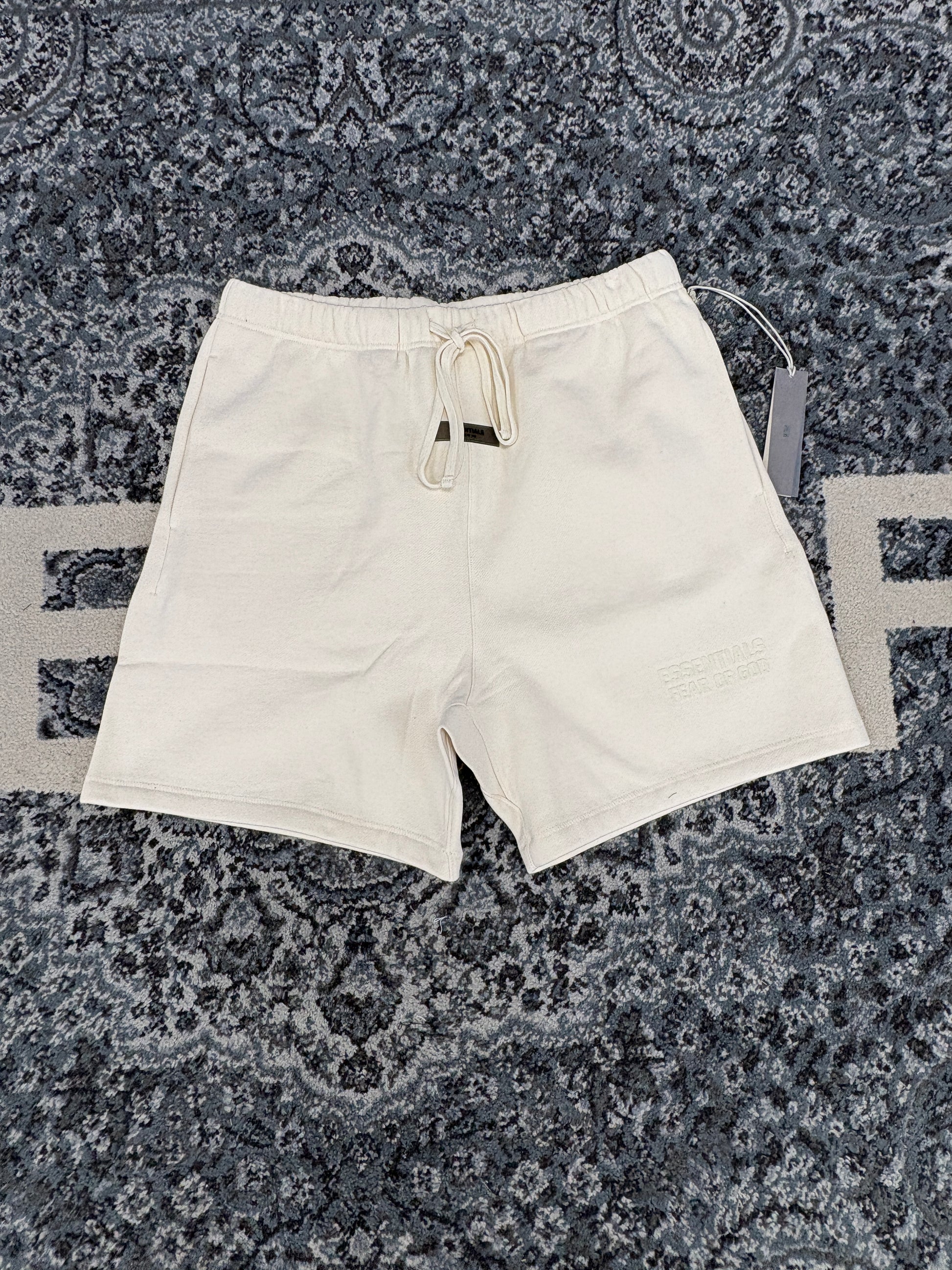 Essentials Shorts Egg Shell
