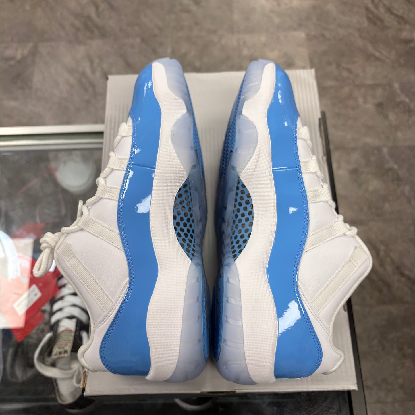 Jordan 11 Retro Low University Blue (2026)