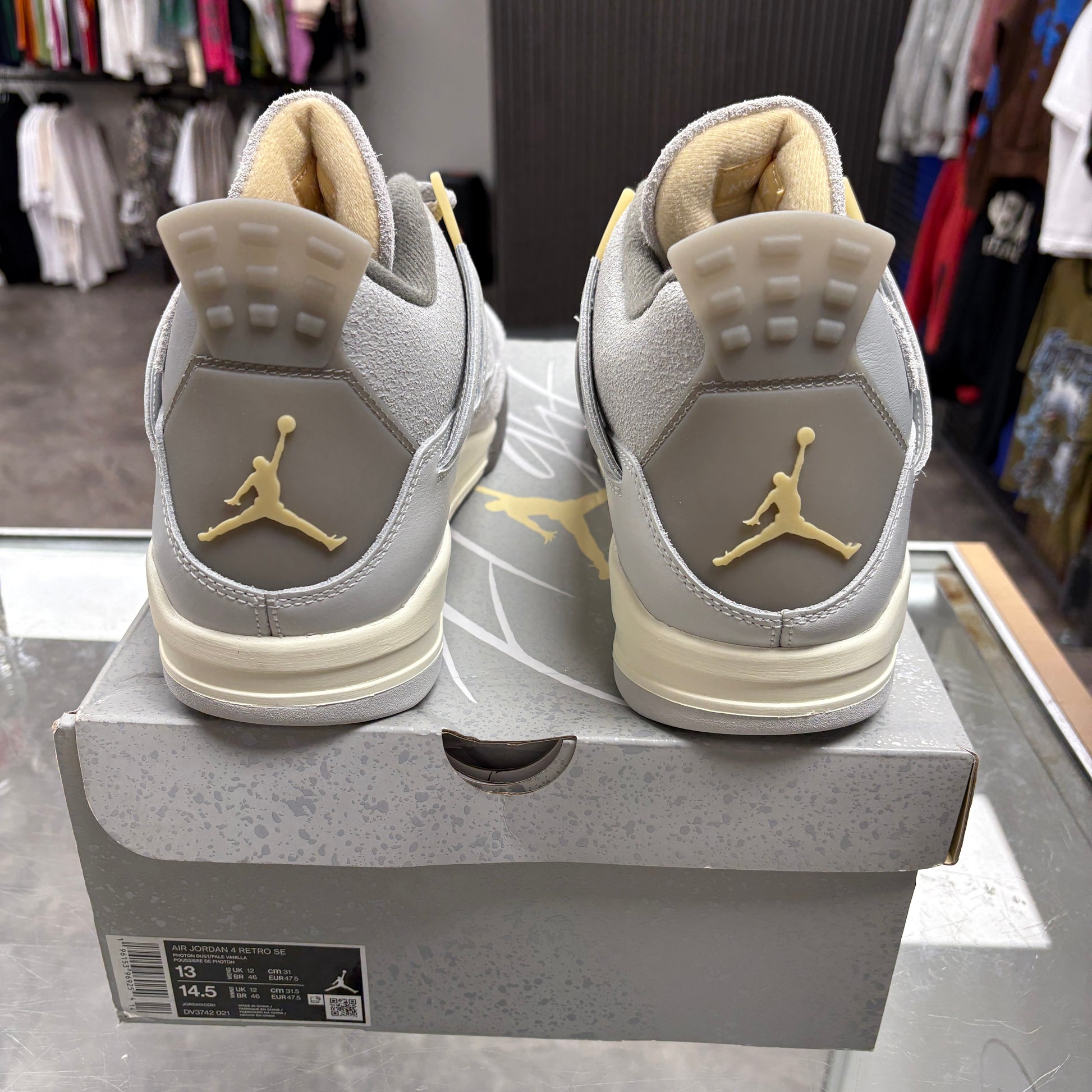 Jordan 4 Retro SE Craft Photon Dust