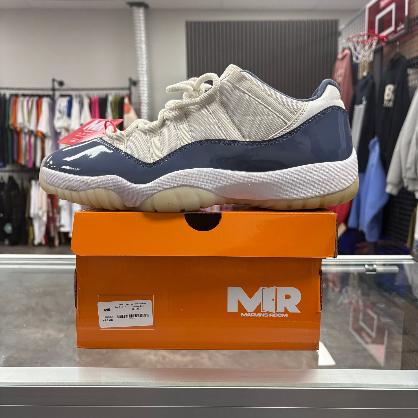 Jordan 11 Retro Low Diffused Blue