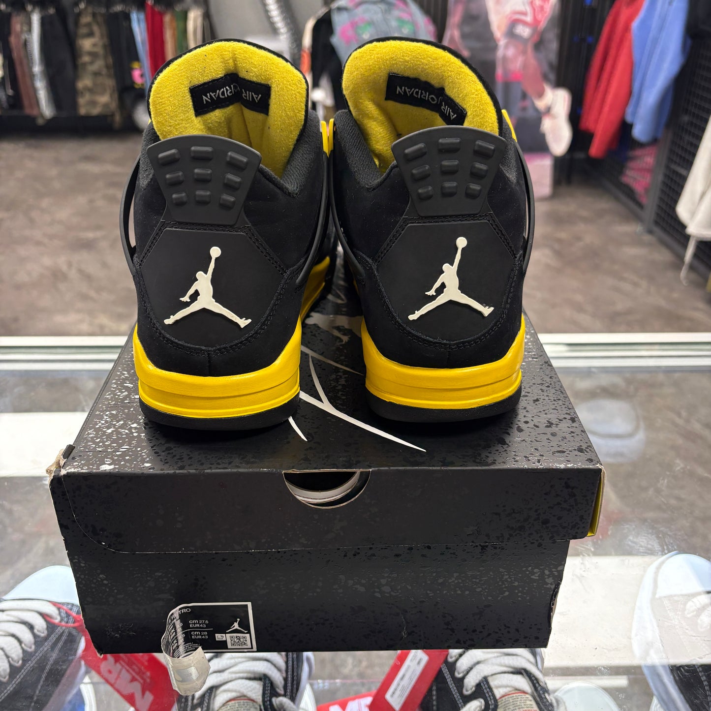 Jordan 4 Retro Thunder (2023)
