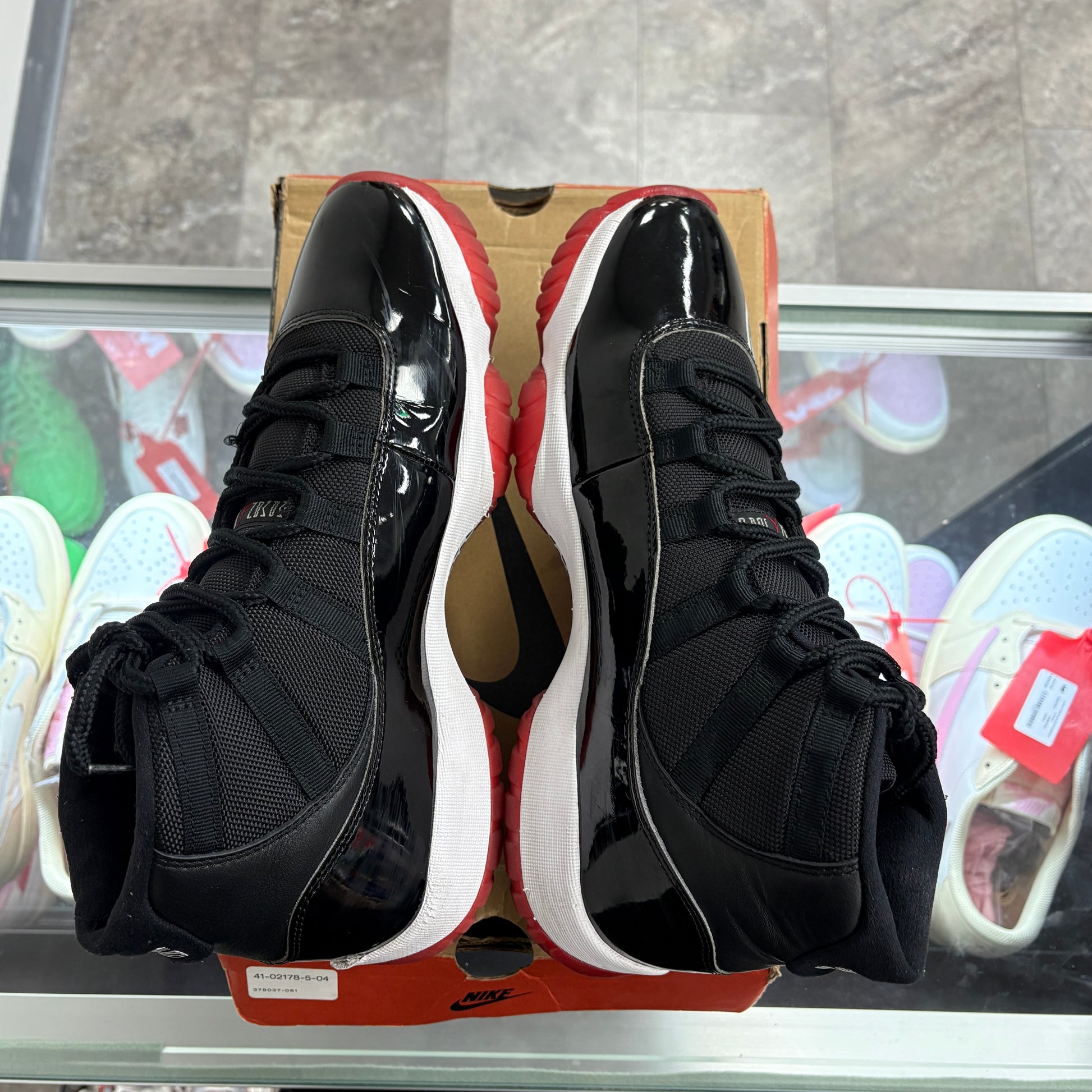 Jordan 11 Retro Playoffs Bred (2019)