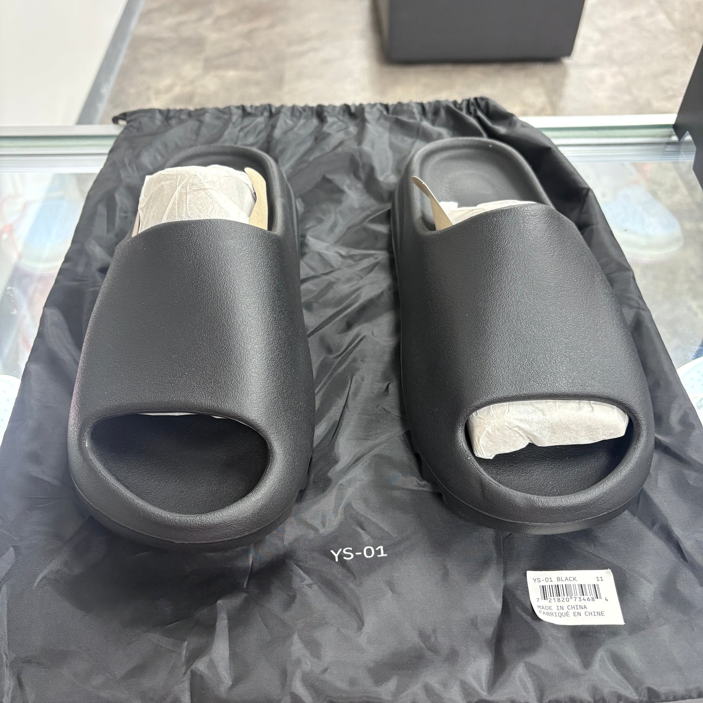 YZY YS-01 Black