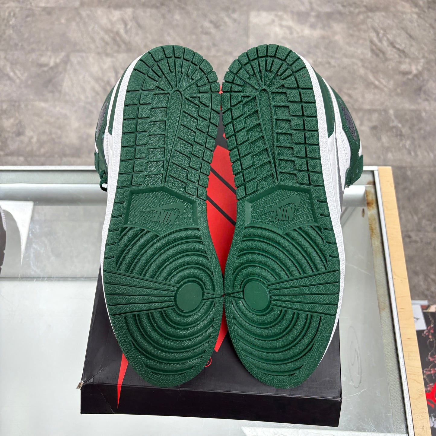 Jordan 1 Retro High OG Gorge Green