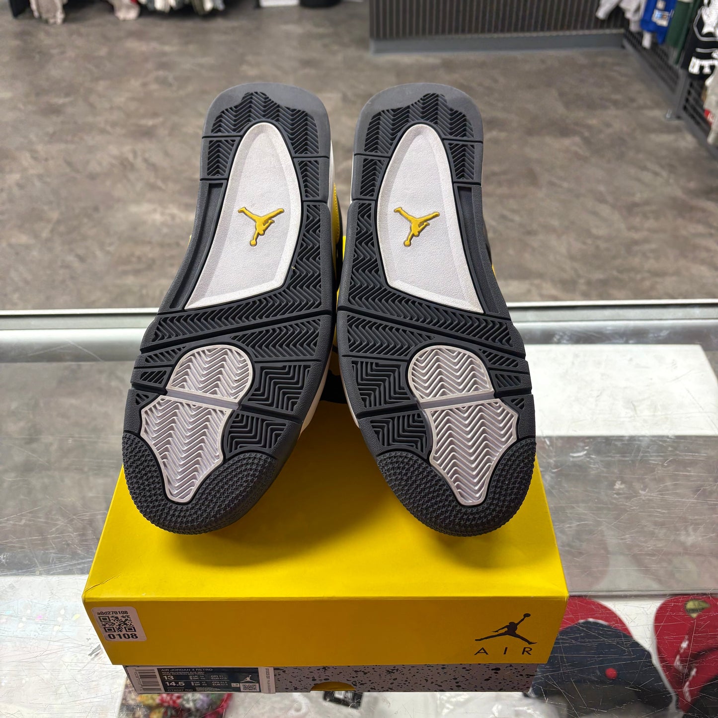 Jordan 4 Retro Lightning (2021)
