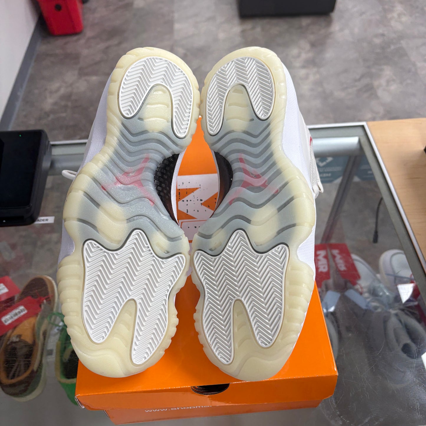 Jordan 11 Retro Platinum Tint