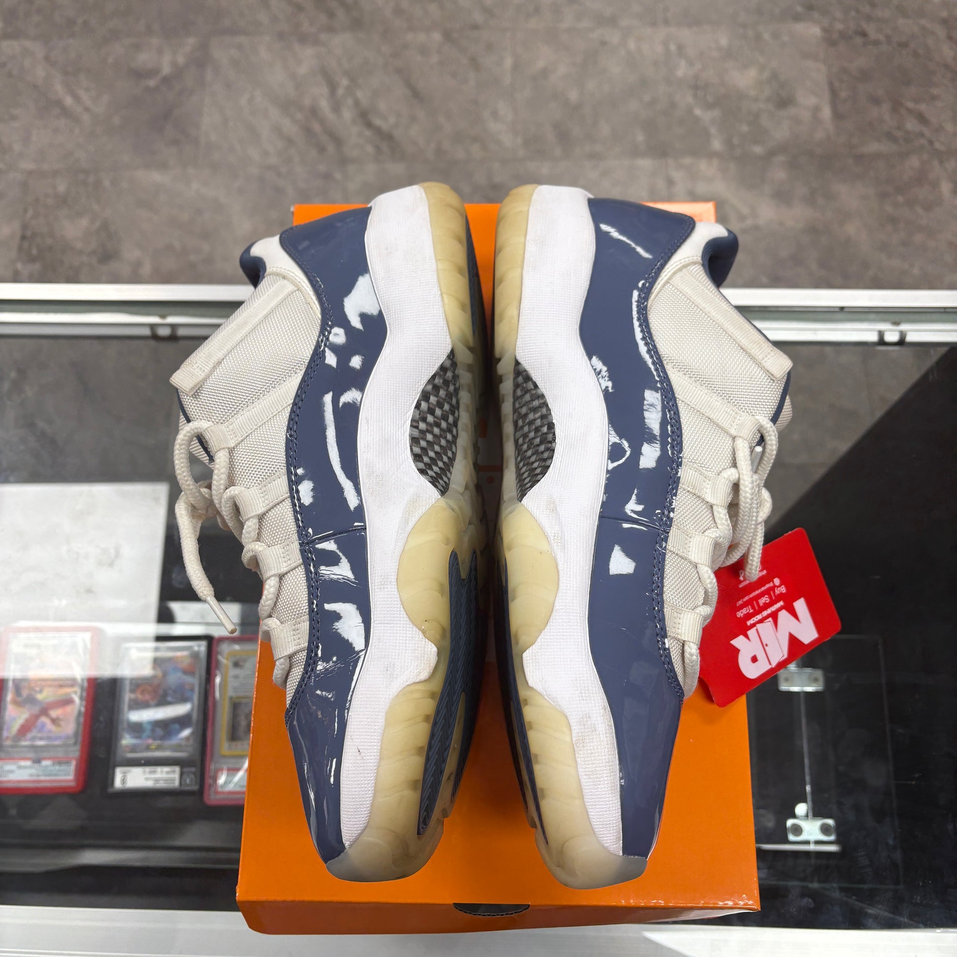 Jordan 11 Retro Low Diffused Blue