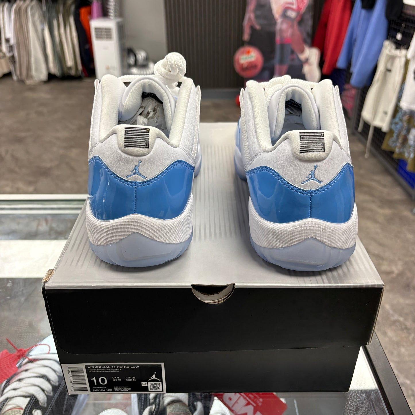 Jordan 11 Retro Low University Blue (2026)