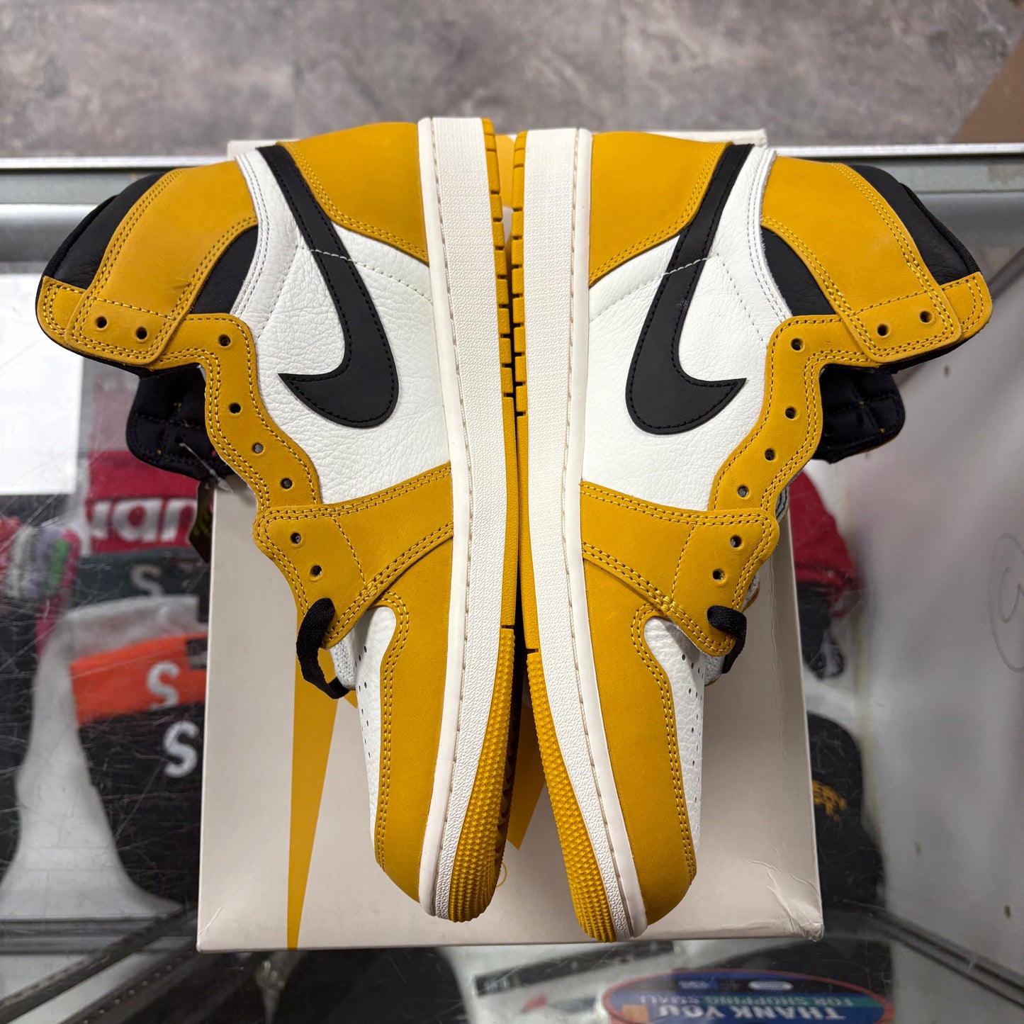 Air Jordan 1 Retro High OG Yellow Ochre