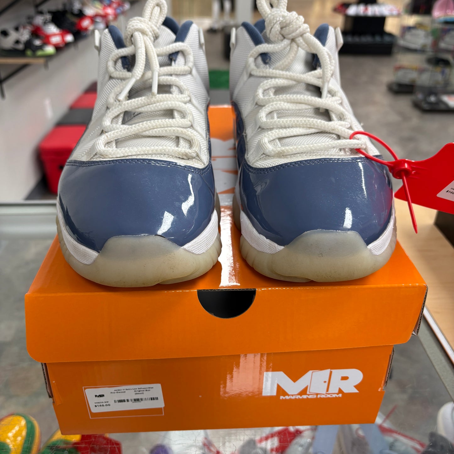Jordan 11 Retro Low Diffused Blue