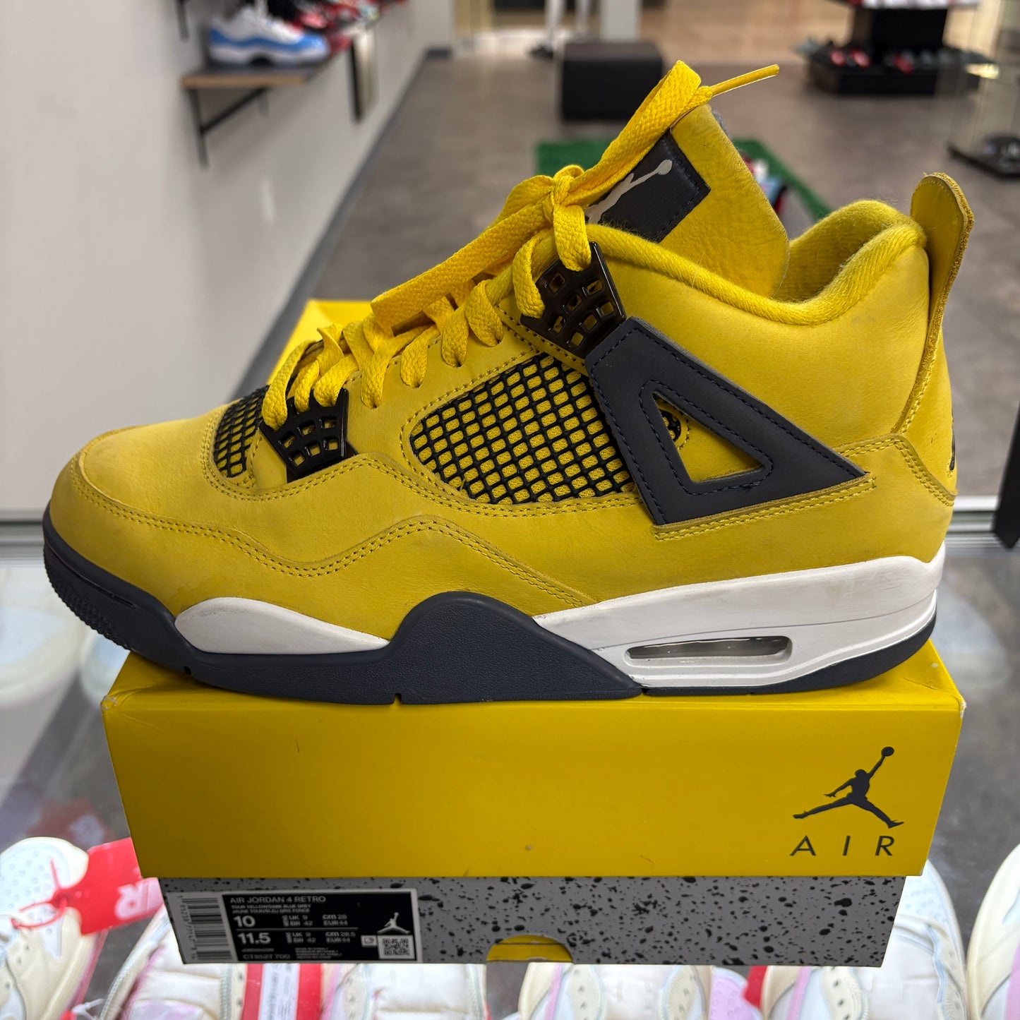 Jordan 4 Retro Lightning (2021)