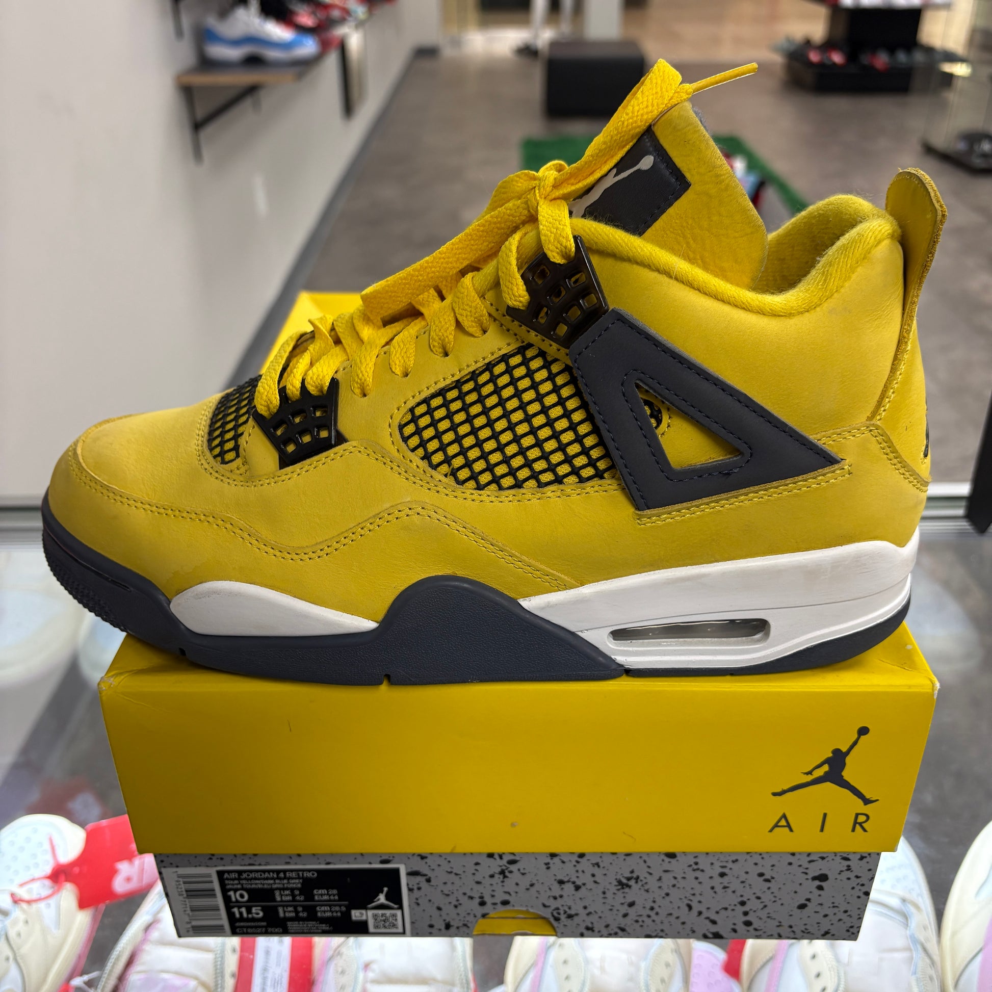 Jordan 4 Retro Lightning (2021)