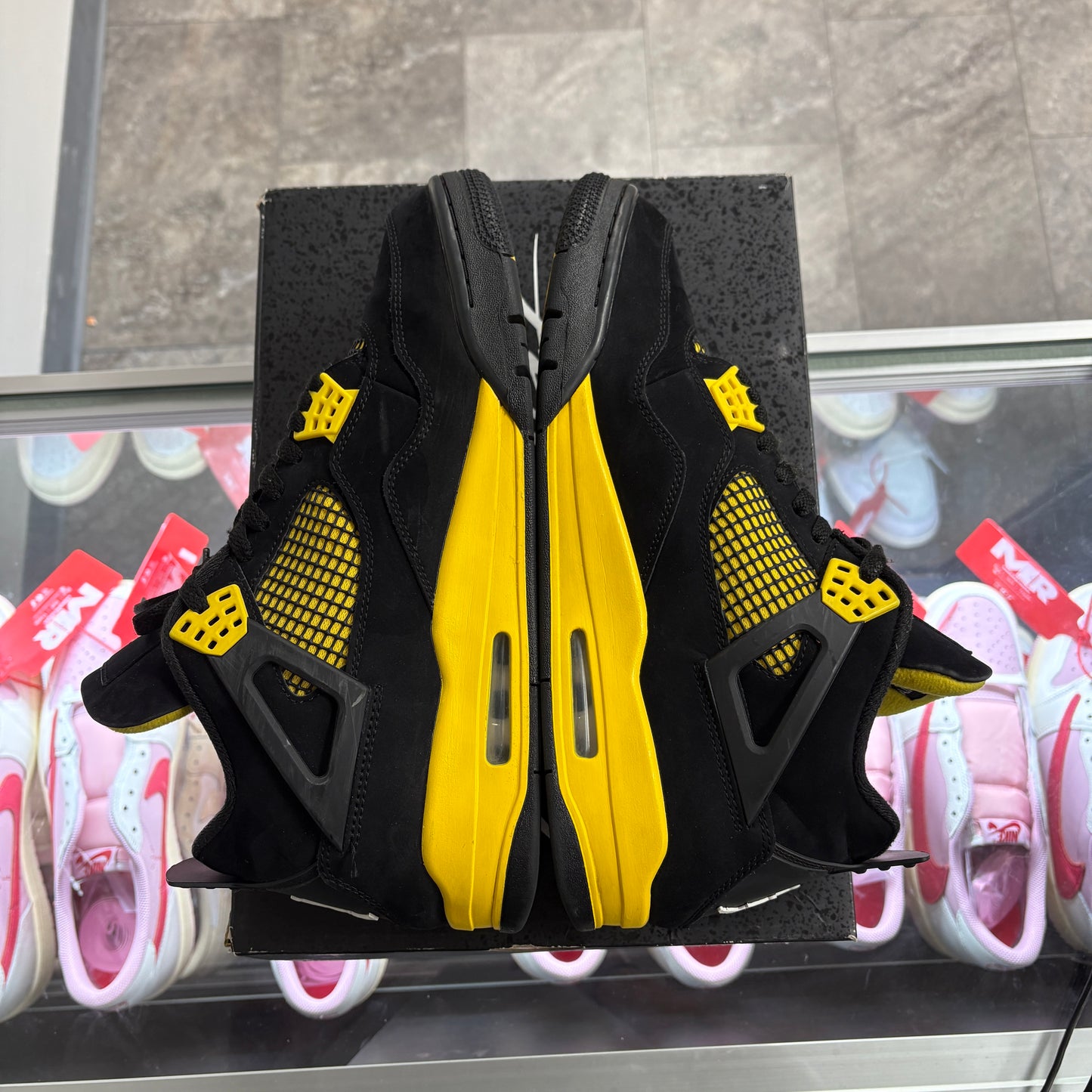 Jordan 4 Retro Thunder (2023)