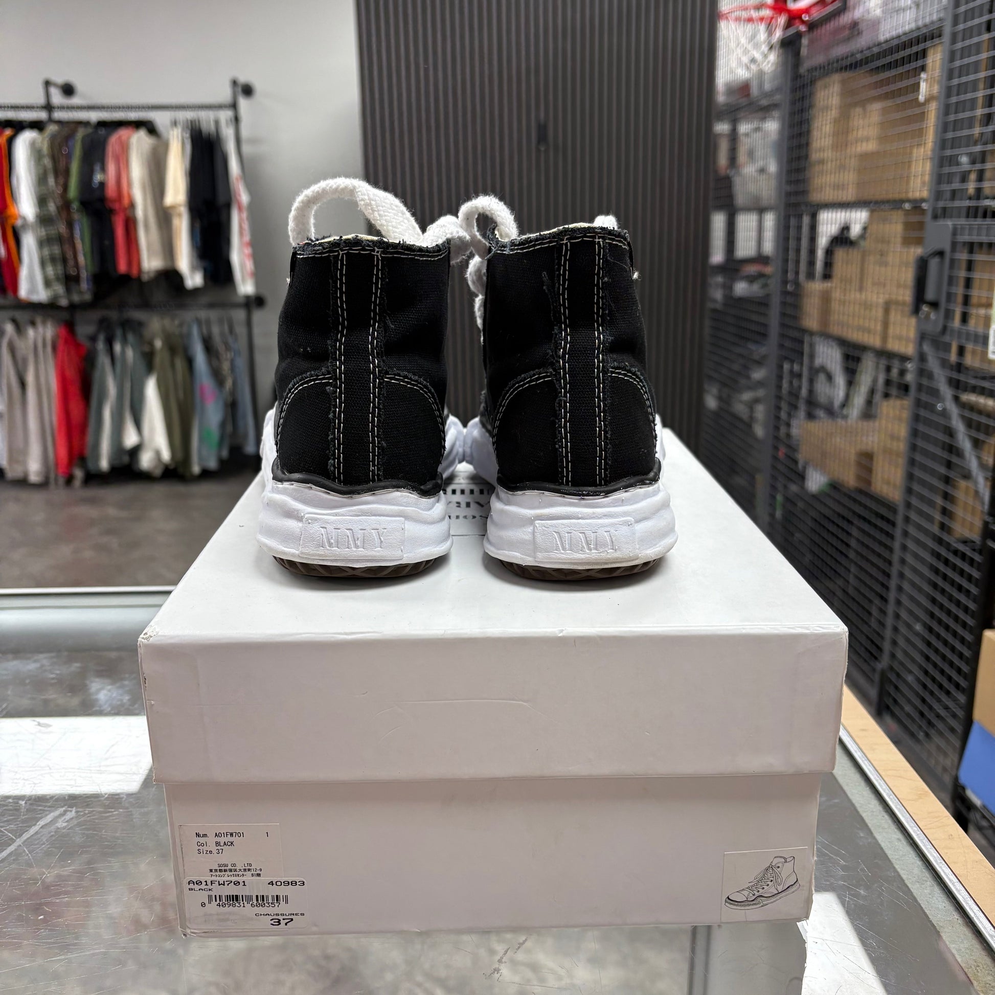 Maison Mihara Yasuhiro Canvas High (5)