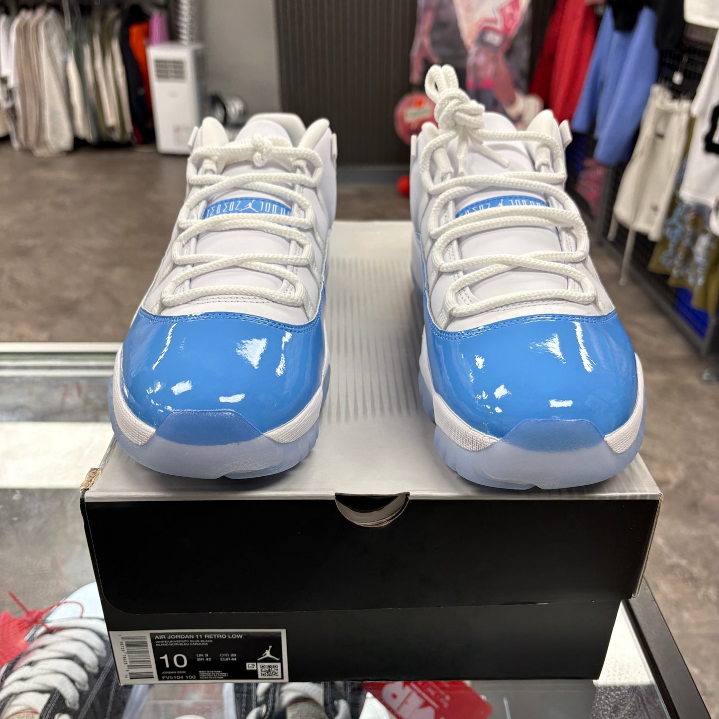 Jordan 11 Retro Low University Blue (2026)