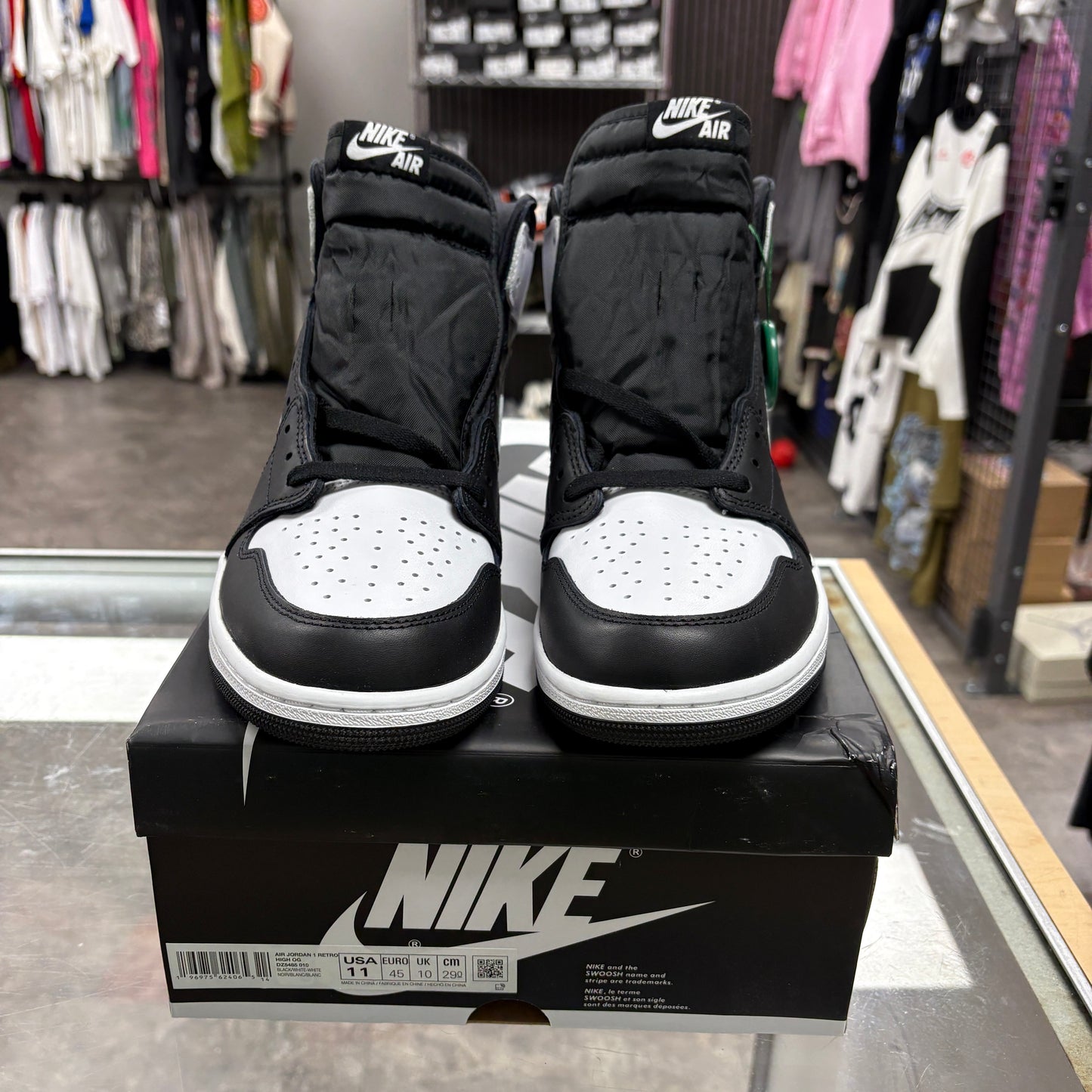 Jordan 1 Retro High OG Black White