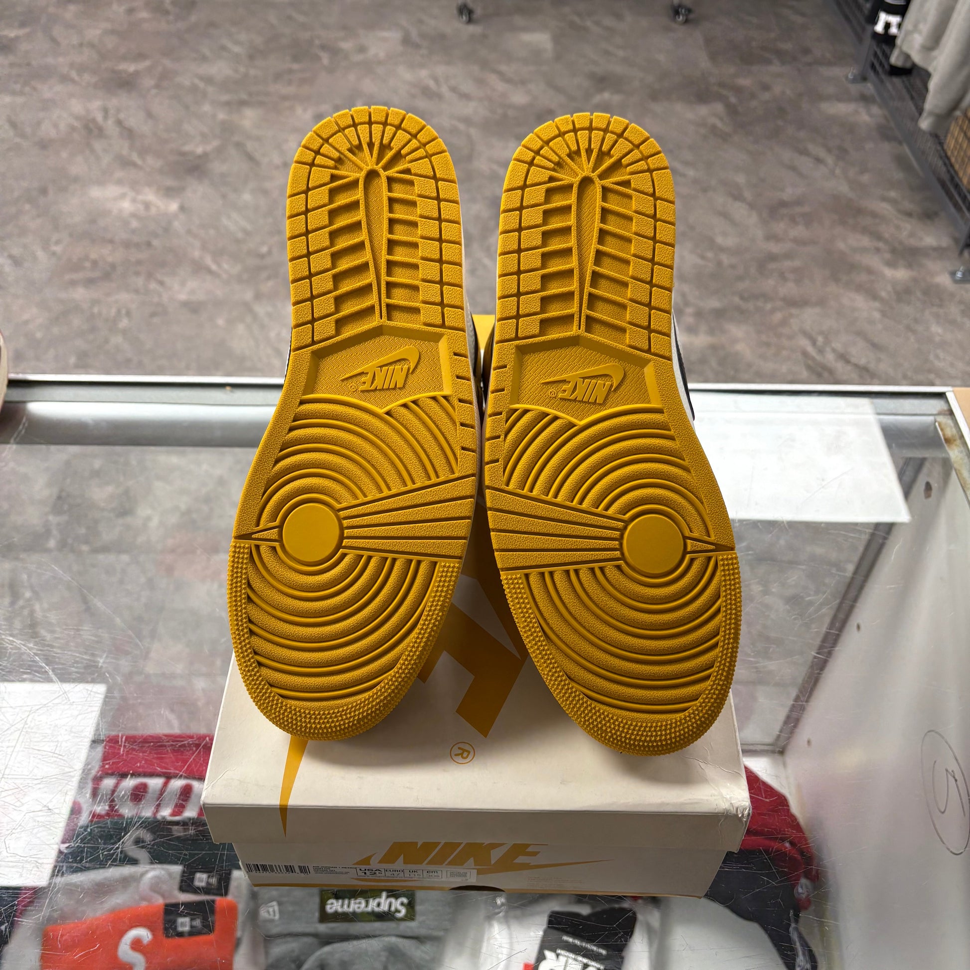 Air Jordan 1 Retro High OG Yellow Ochre
