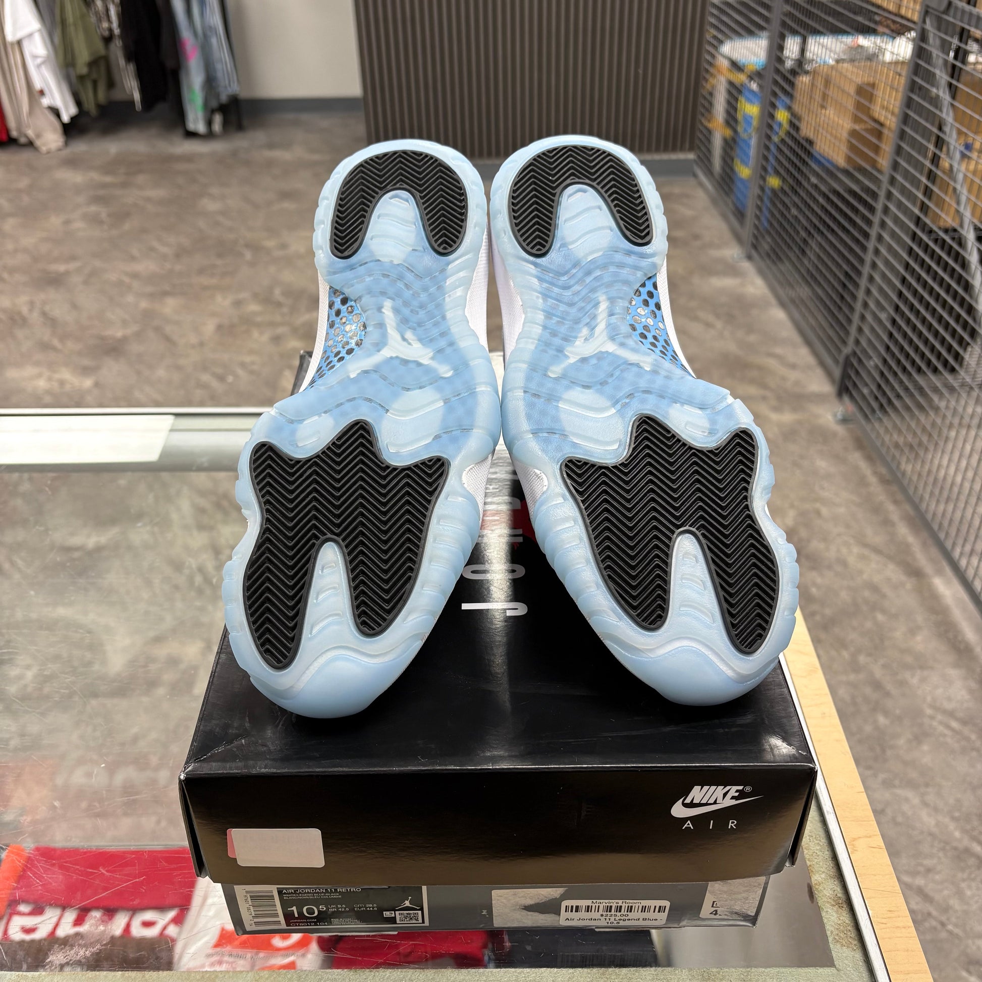 Jordan 11 Retro Legend Blue (2024)