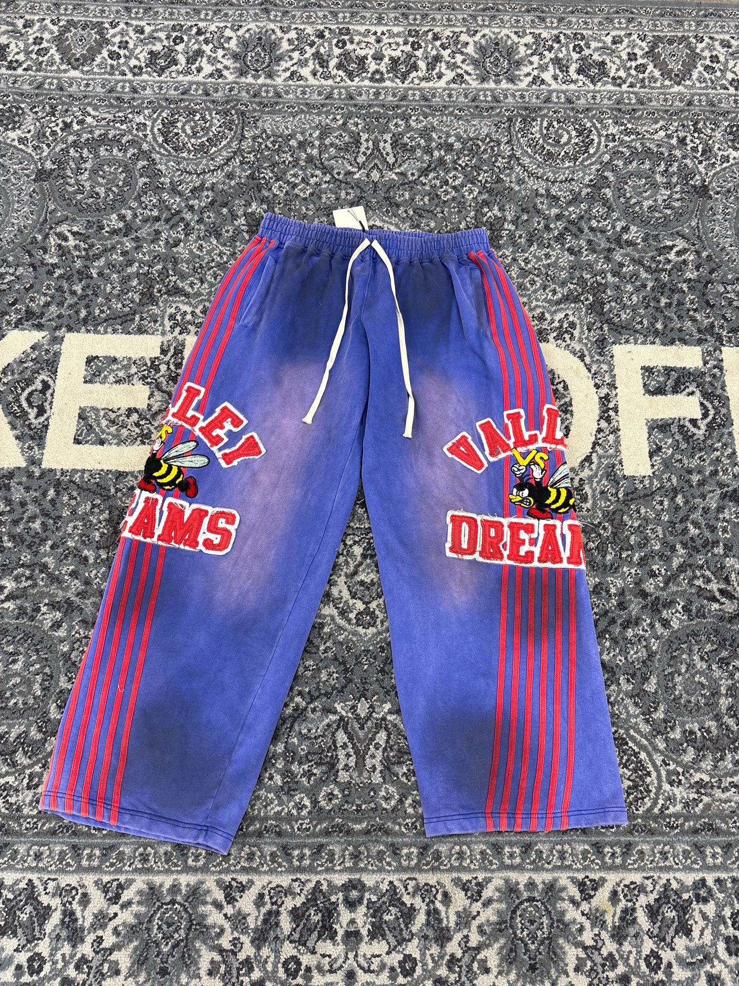 Vale Dreams Crest Sweatpants (Purple)