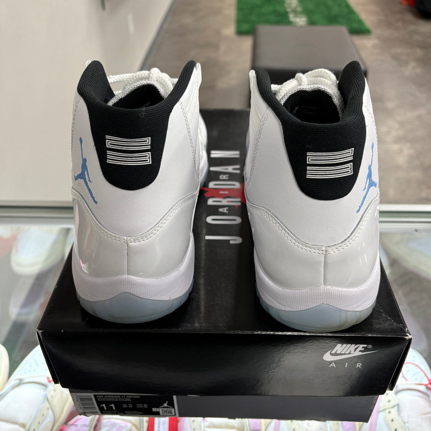 Jordan 11 Retro Legend Blue (2024)