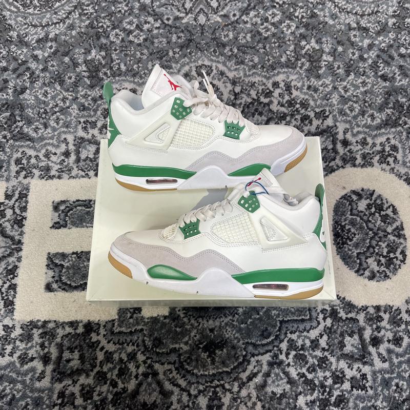 Jordan 4 Retro SB Pine Green