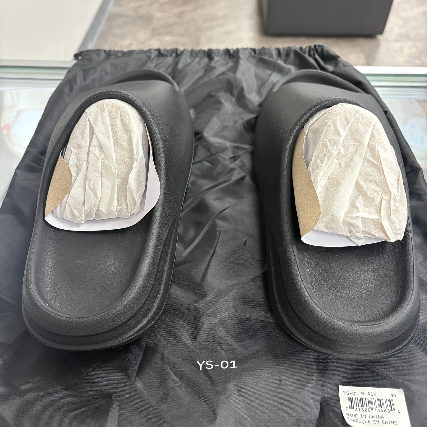 YZY YS-01 Black