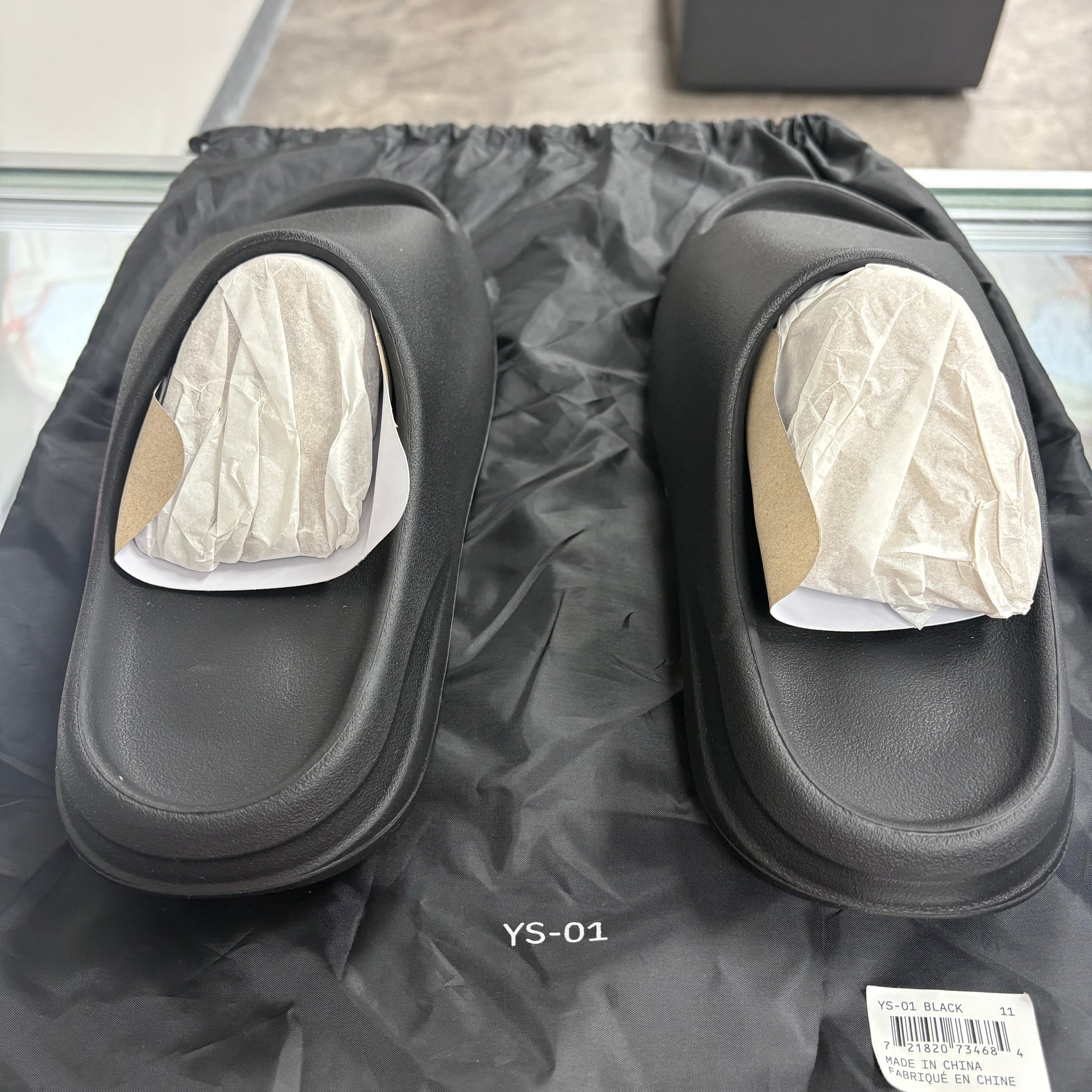 YZY YS-01 Black