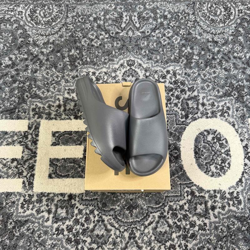 adidas Yeezy Slide Granite