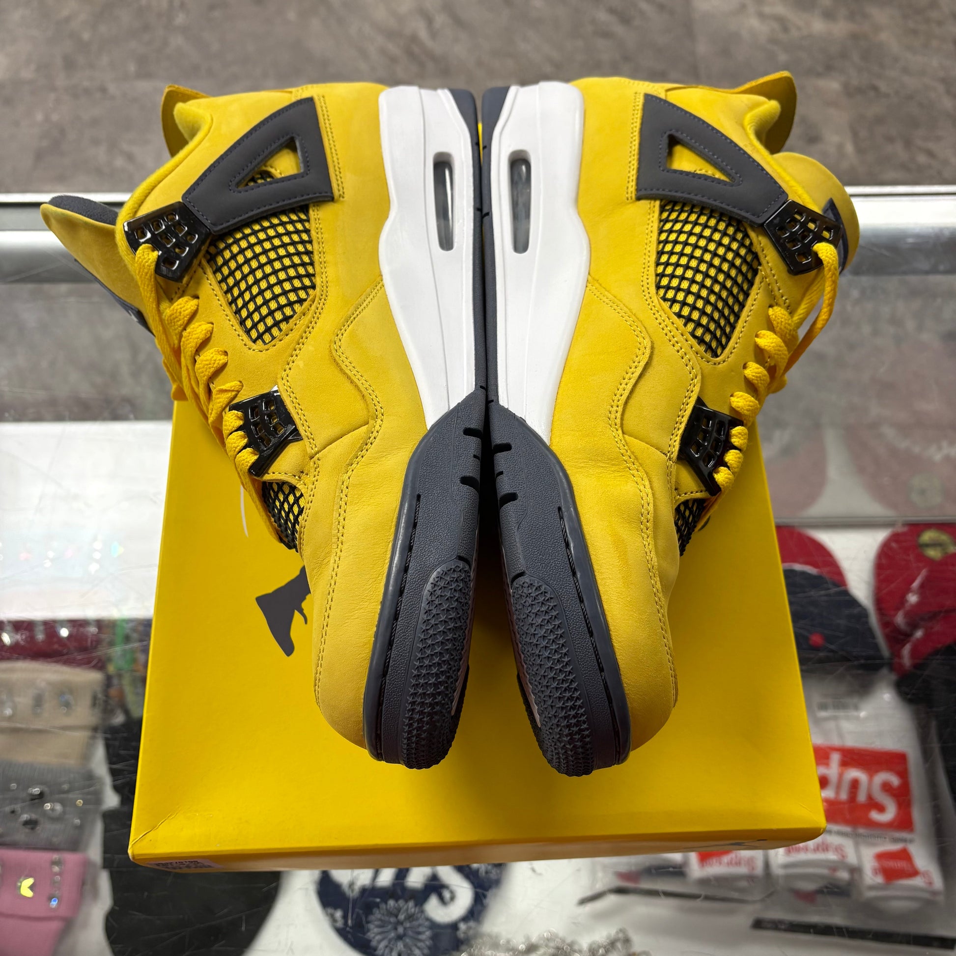Jordan 4 Retro Lightning (2021)