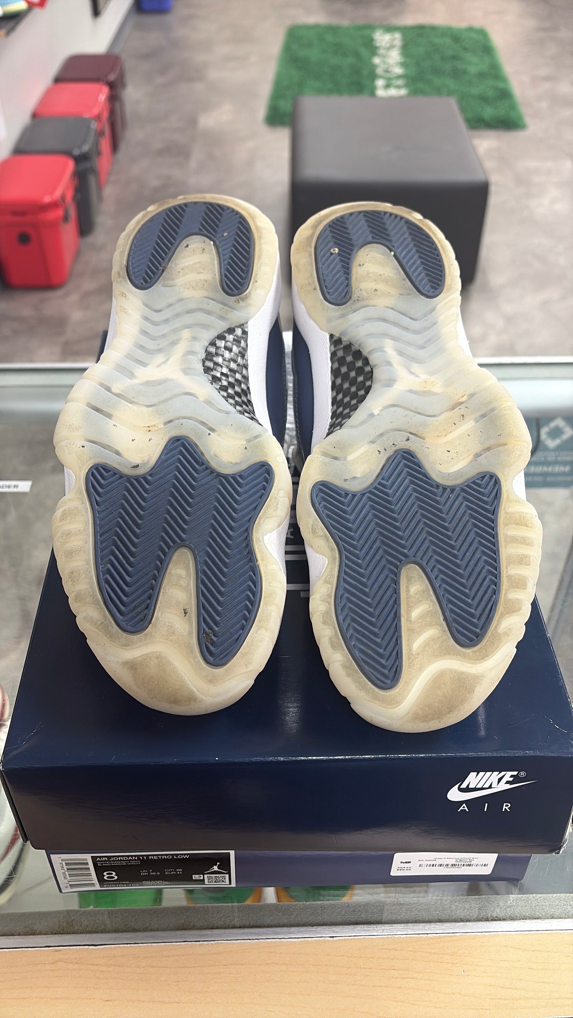 Jordan 11 Retro Low Diffused Blue