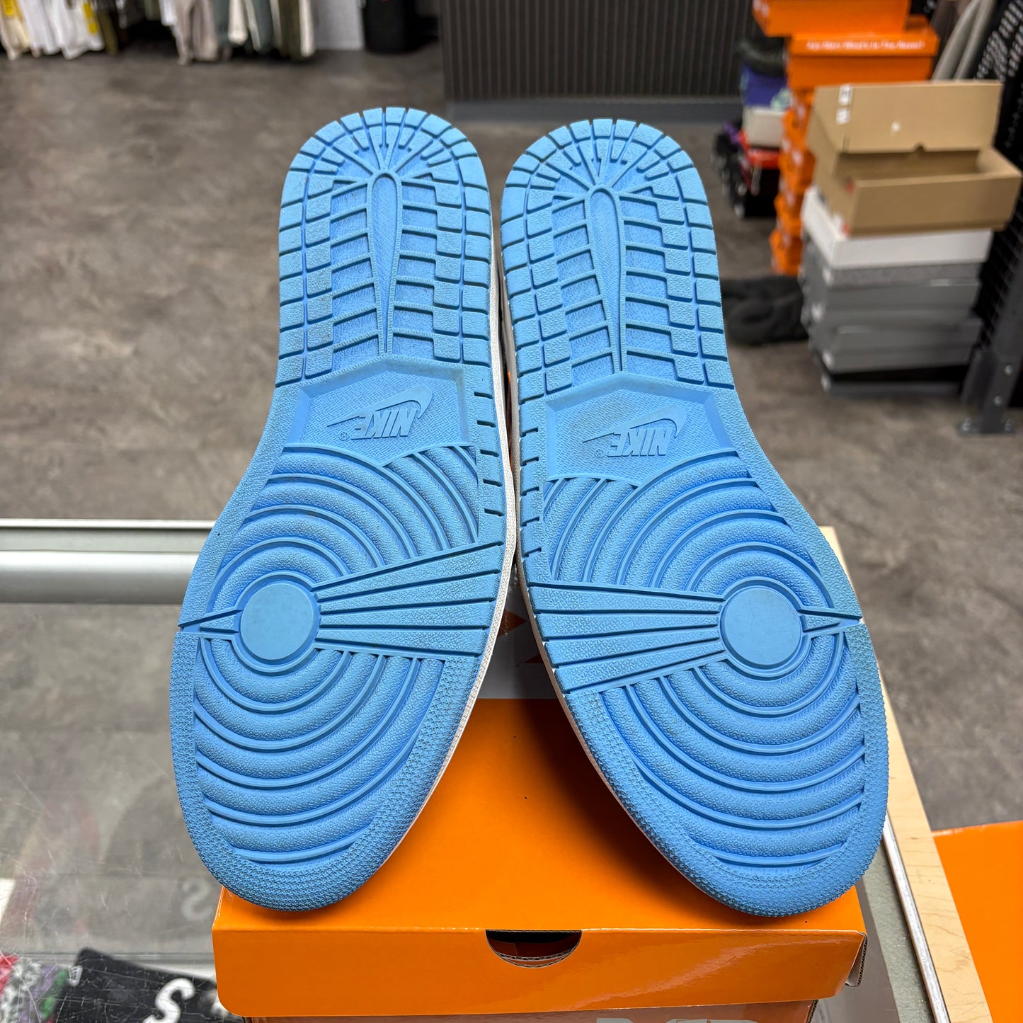 Jordan 1 Retro High OG UNC Toe