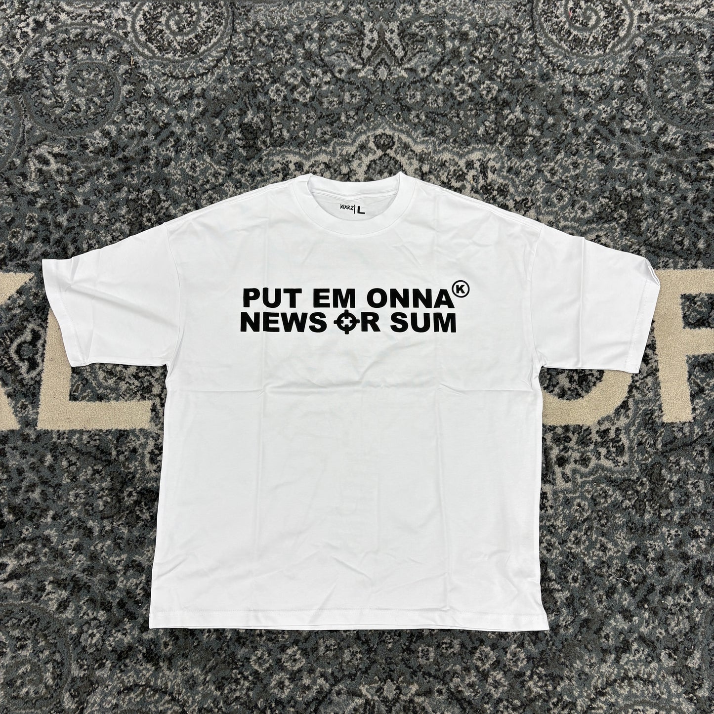 Put Em Onna News Or Sum (White Black)