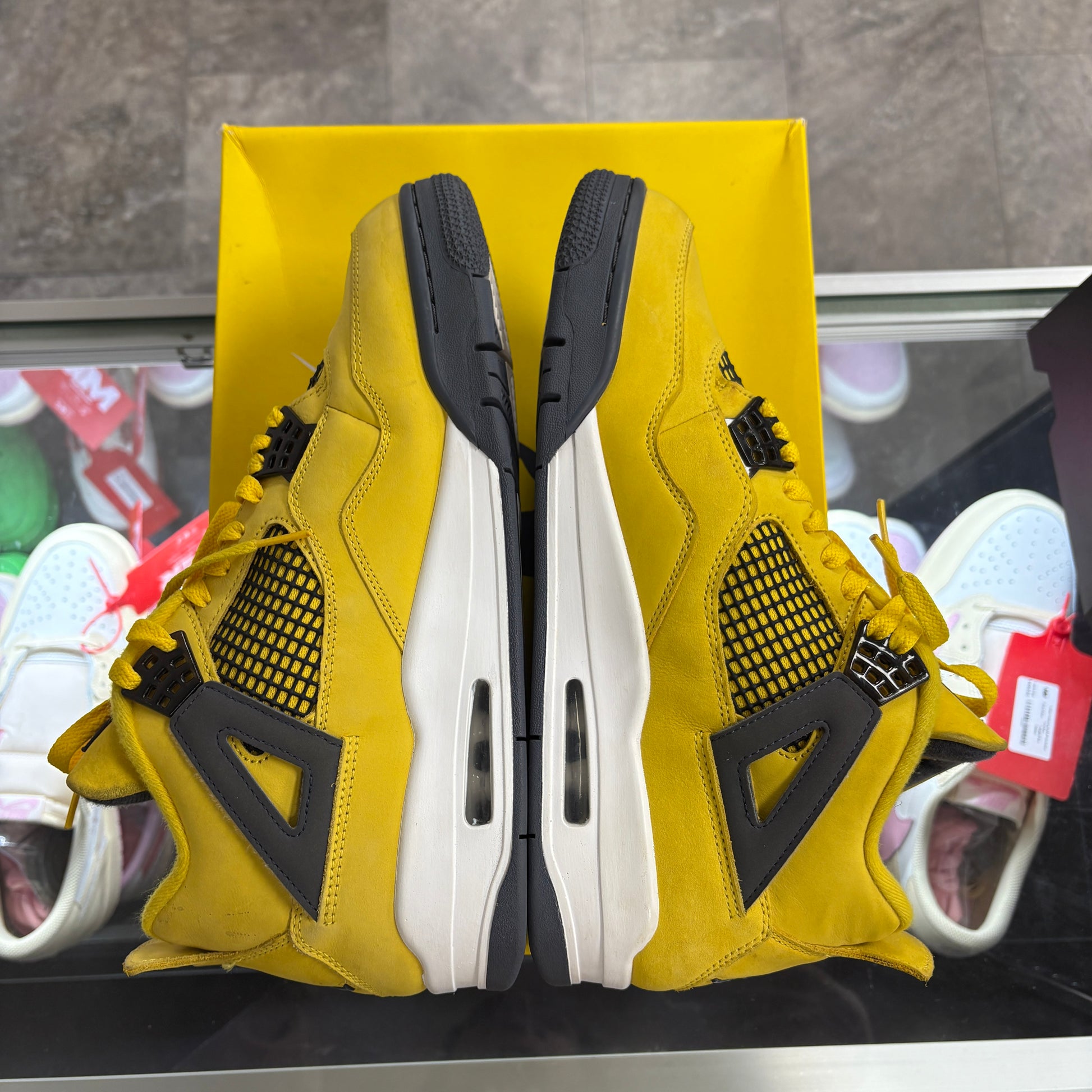 Jordan 4 Retro Lightning (2021)
