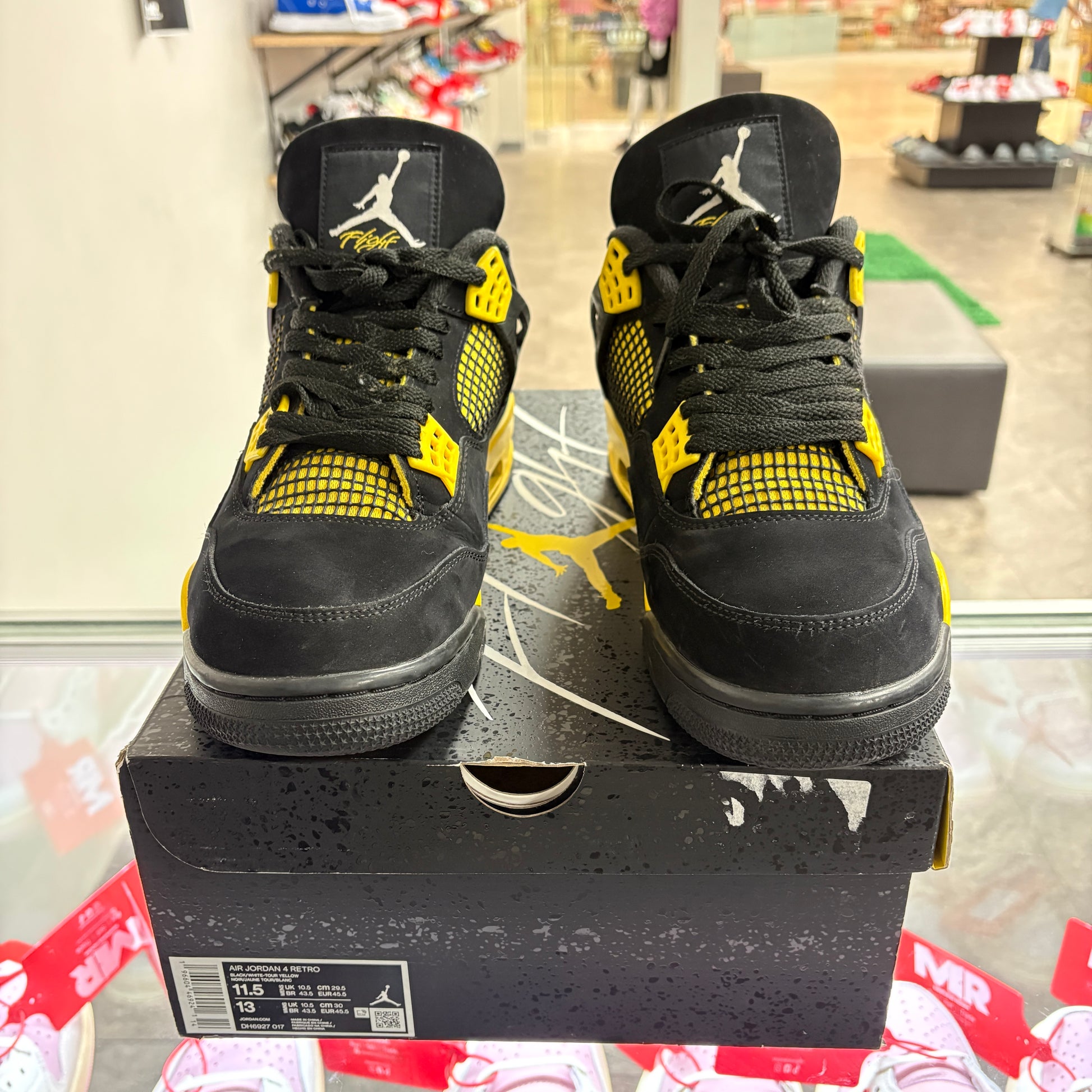 Jordan 4 Retro Thunder (2023)