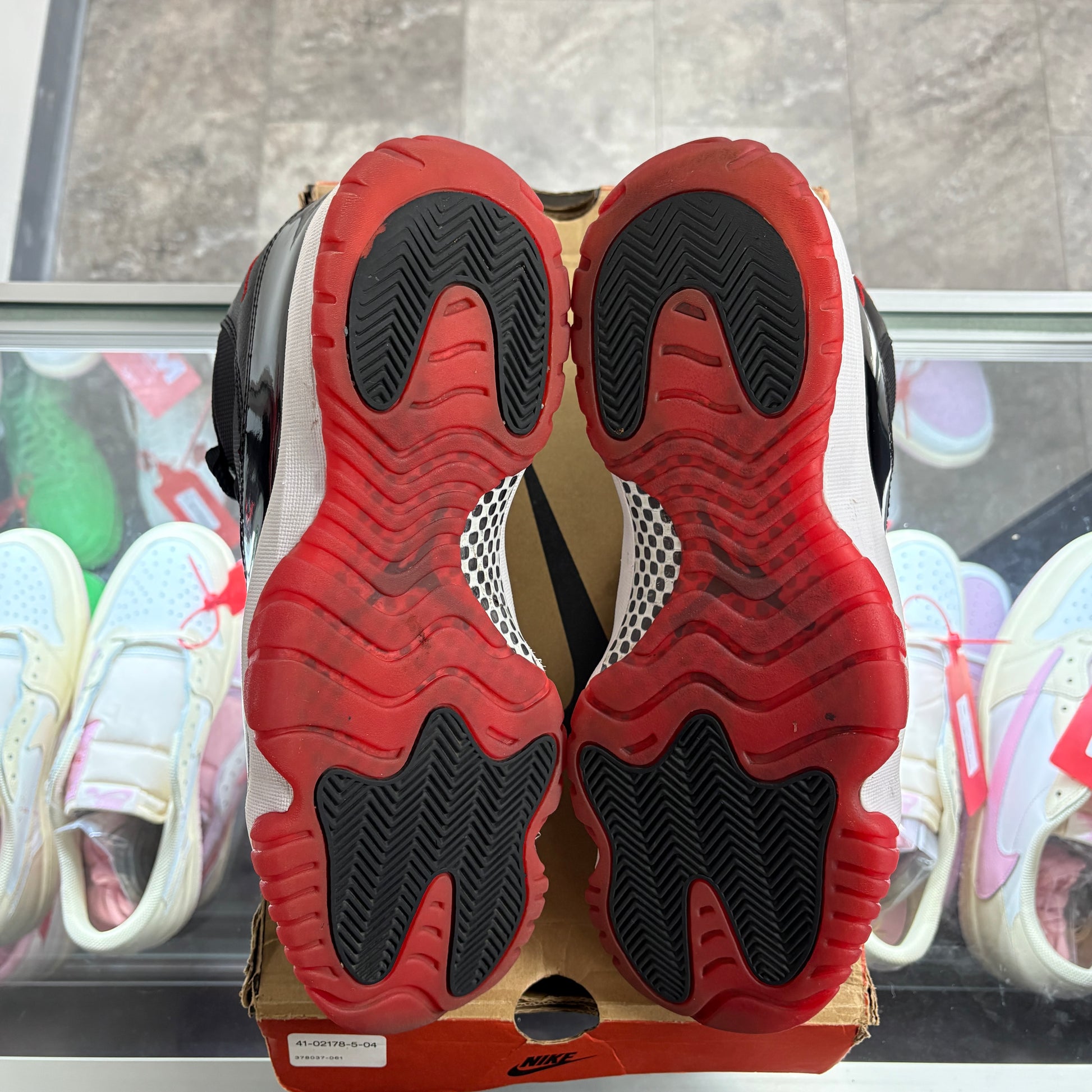 Jordan 11 Retro Playoffs Bred (2019)
