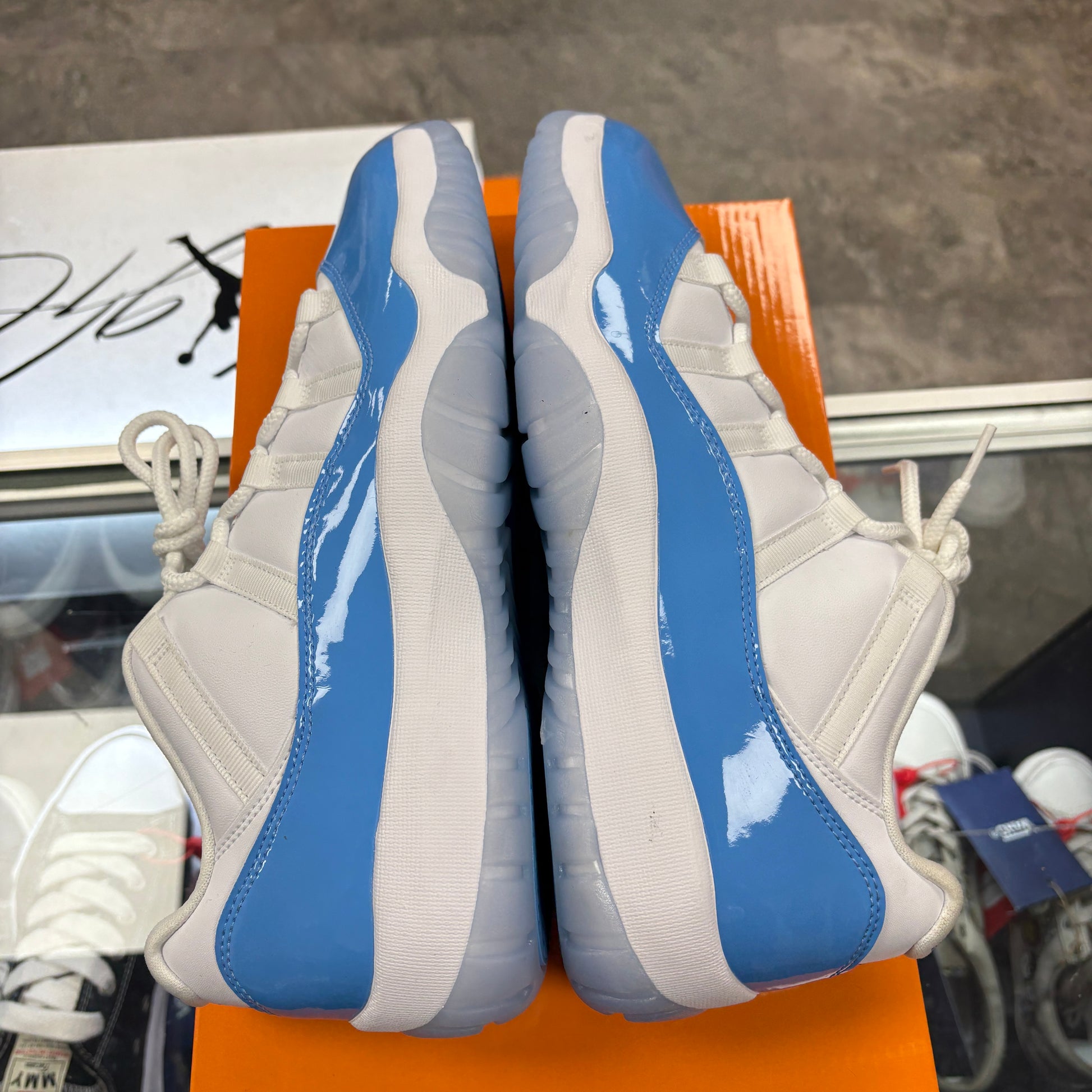 Jordan 11 Retro Low University Blue (2026)