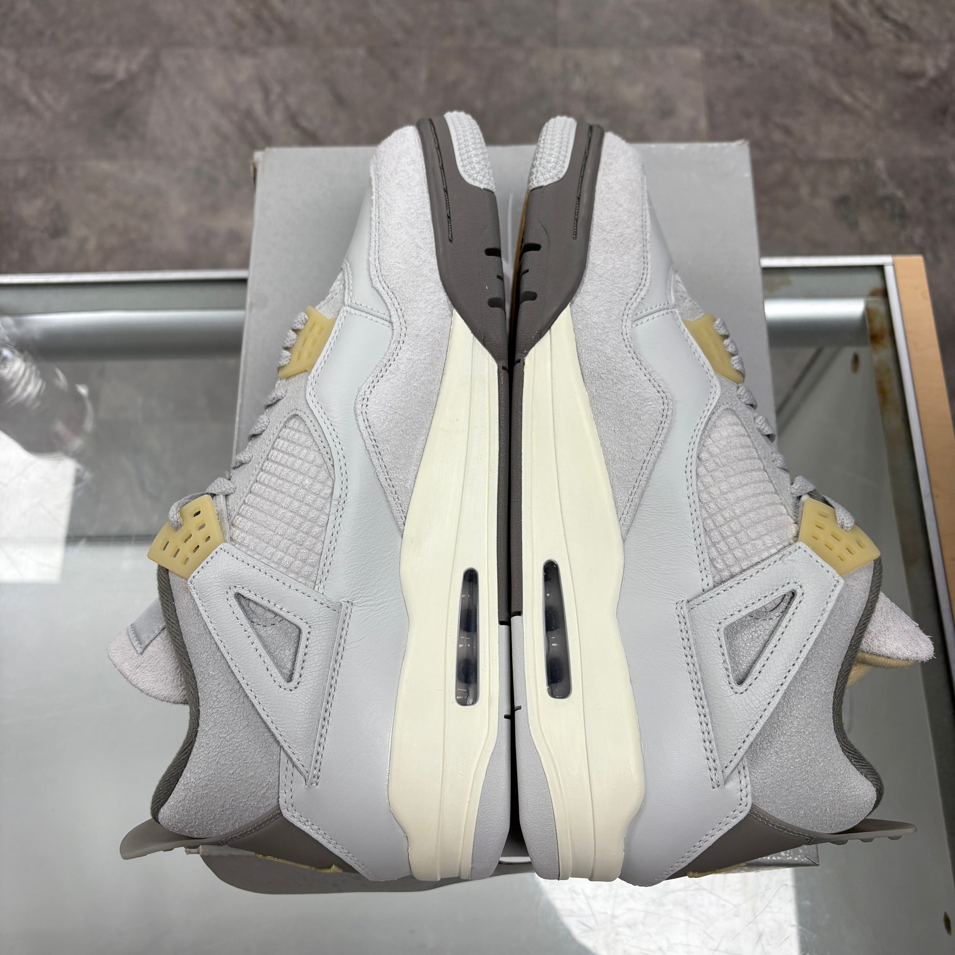 Jordan 4 Retro SE Craft Photon Dust