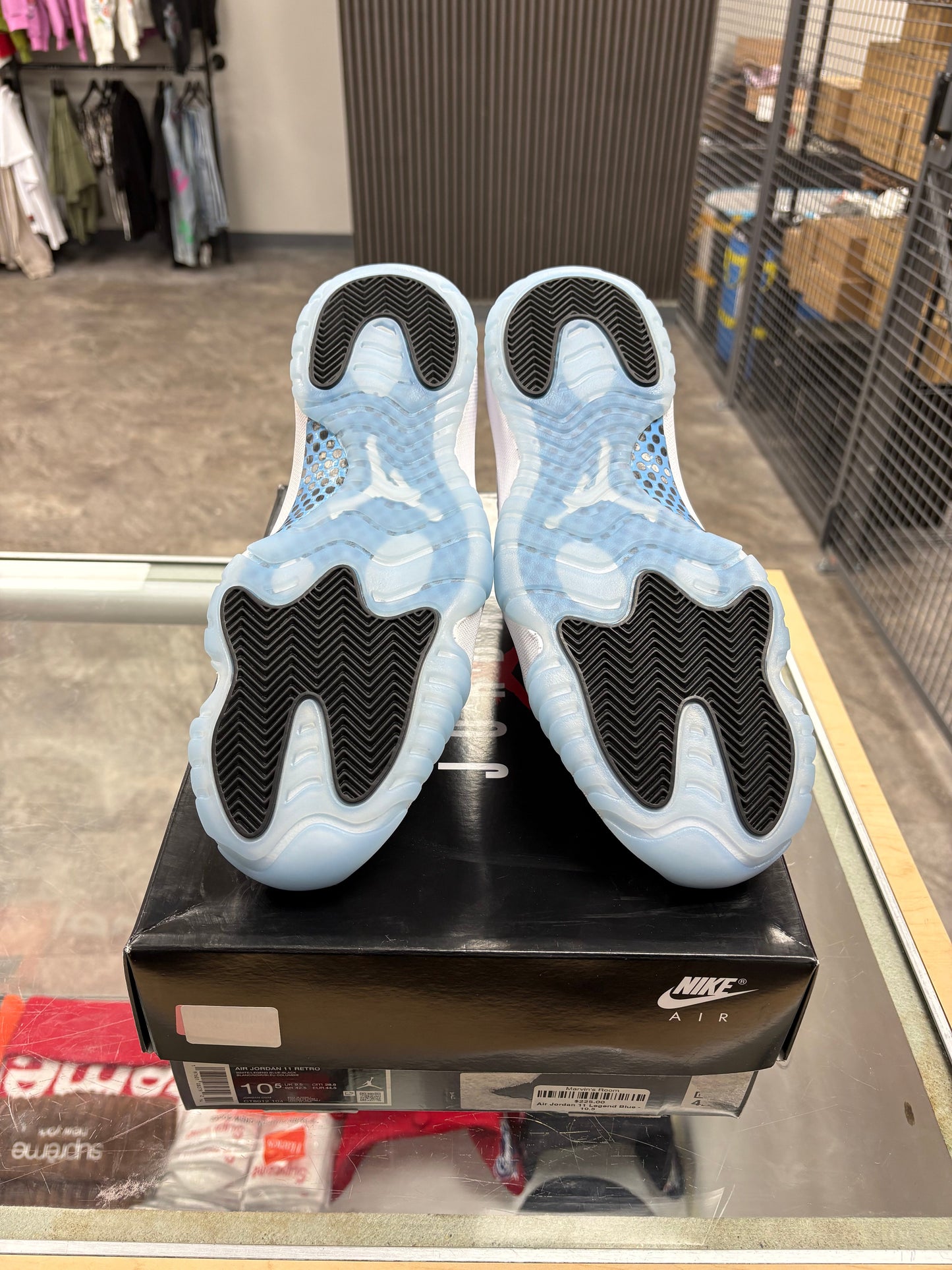 Jordan 11 Retro Legend Blue (2024)